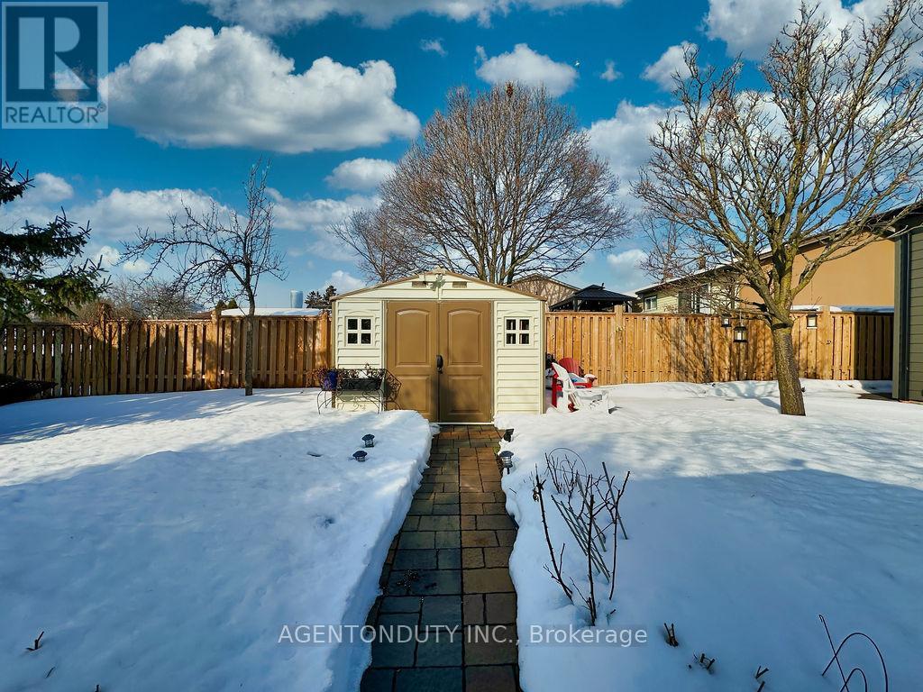 475 Karen Park Crescent, Mississauga, Ontario  L5A 3E1 - Photo 4 - W12804040