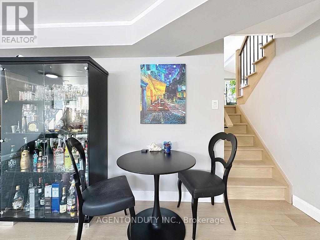 475 Karen Park Crescent, Mississauga, Ontario  L5A 3E1 - Photo 8 - W12804040