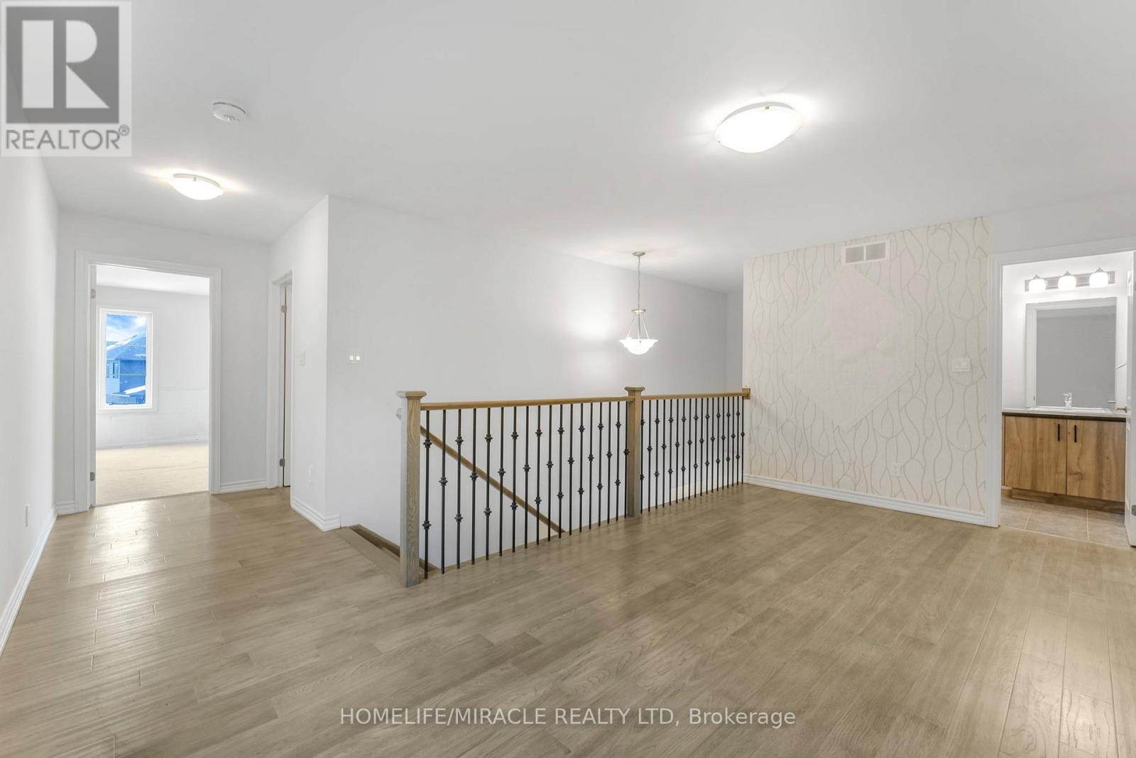 35 Caroline Street, Welland, Ontario  L3B 0J8 - Photo 15 - X12804148