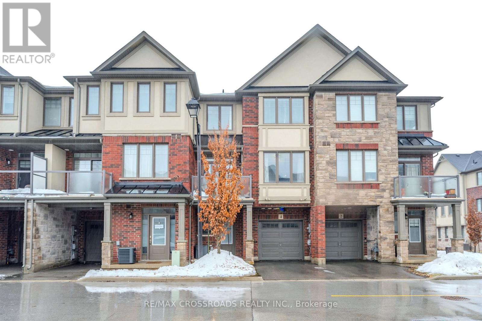 4 Near Lane, Hamilton, Ontario  L9G 0H2 - Photo 2 - X12804020