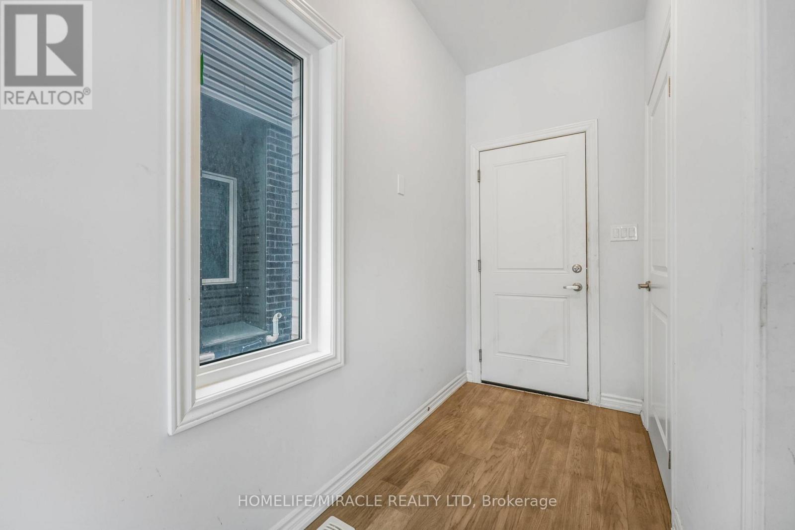 35 Caroline Street, Welland, Ontario  L3B 0J8 - Photo 20 - X12804148