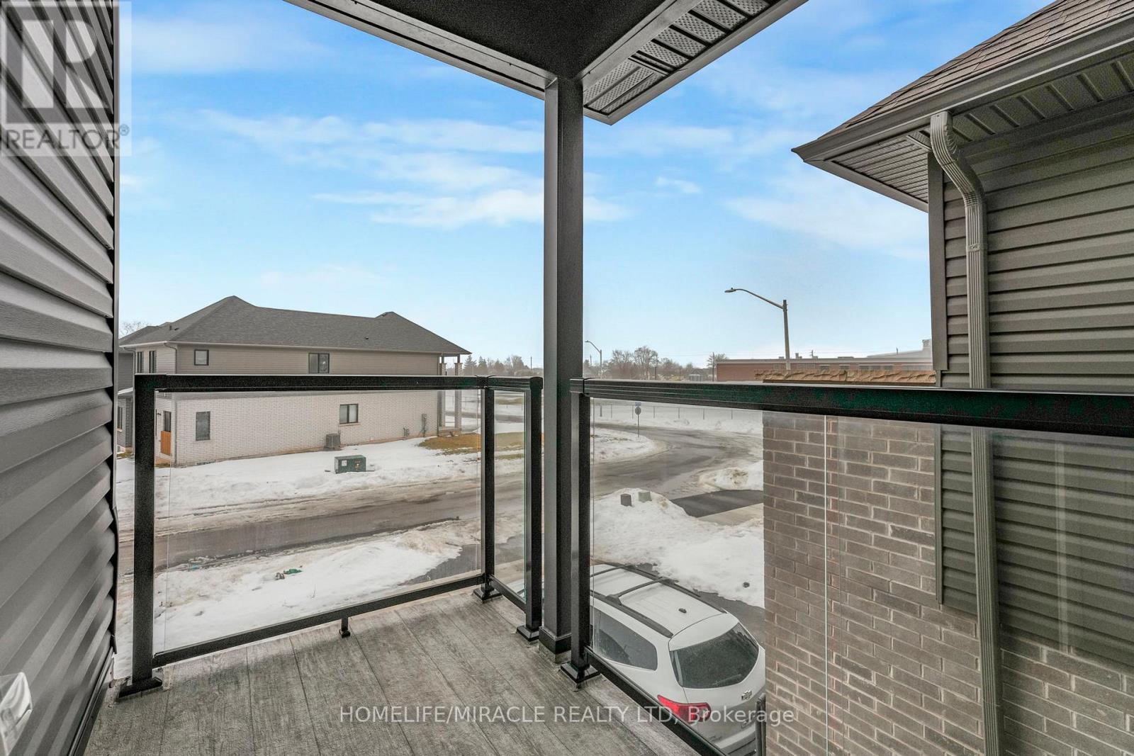 35 Caroline Street, Welland, Ontario  L3B 0J8 - Photo 37 - X12804148