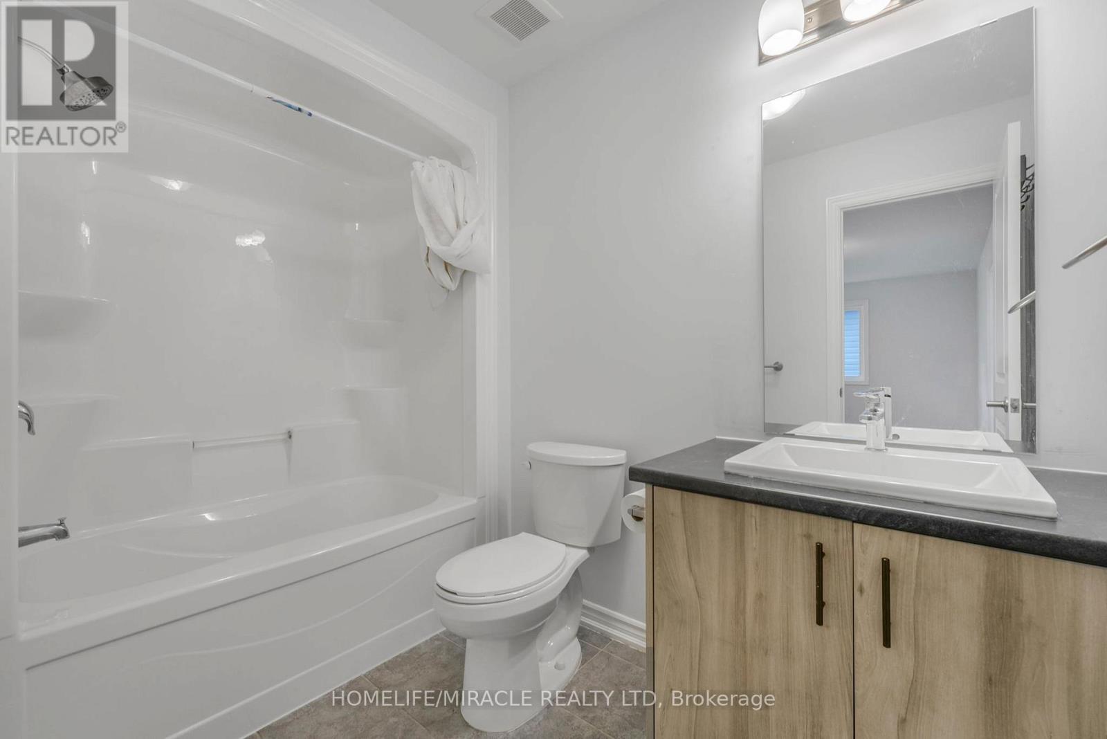 35 Caroline Street, Welland, Ontario  L3B 0J8 - Photo 34 - X12804148