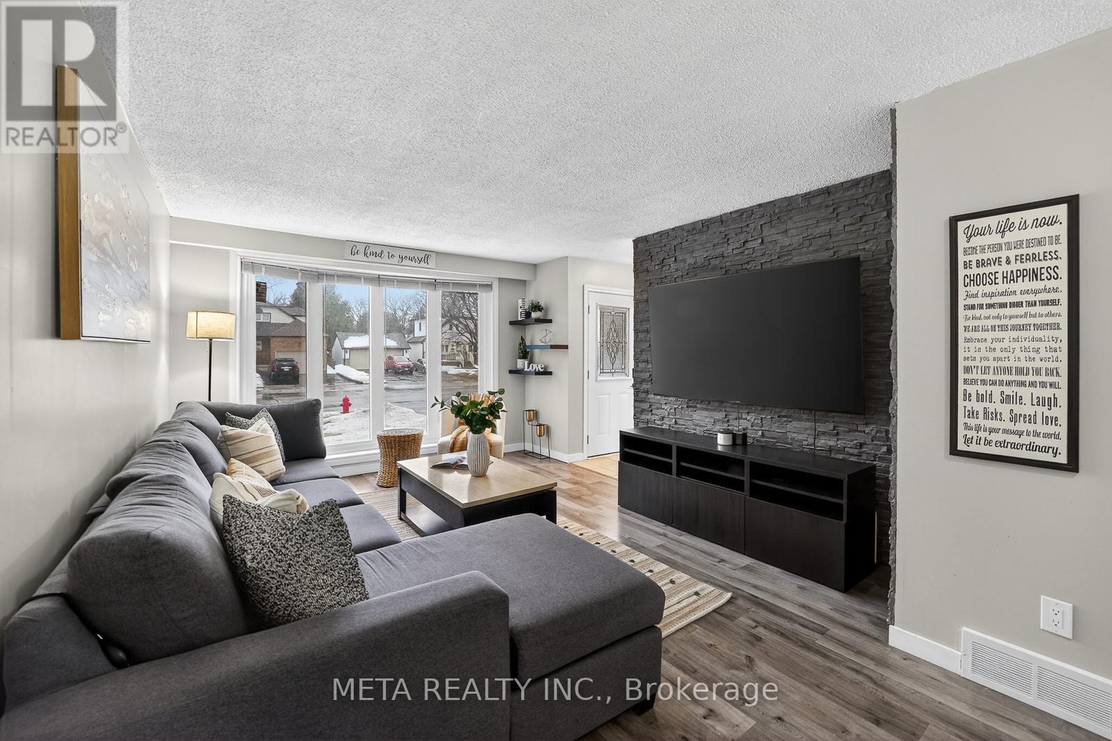 723 West 5th Street, Hamilton, Ontario  L9C 3R3 - Photo 9 - X12804212