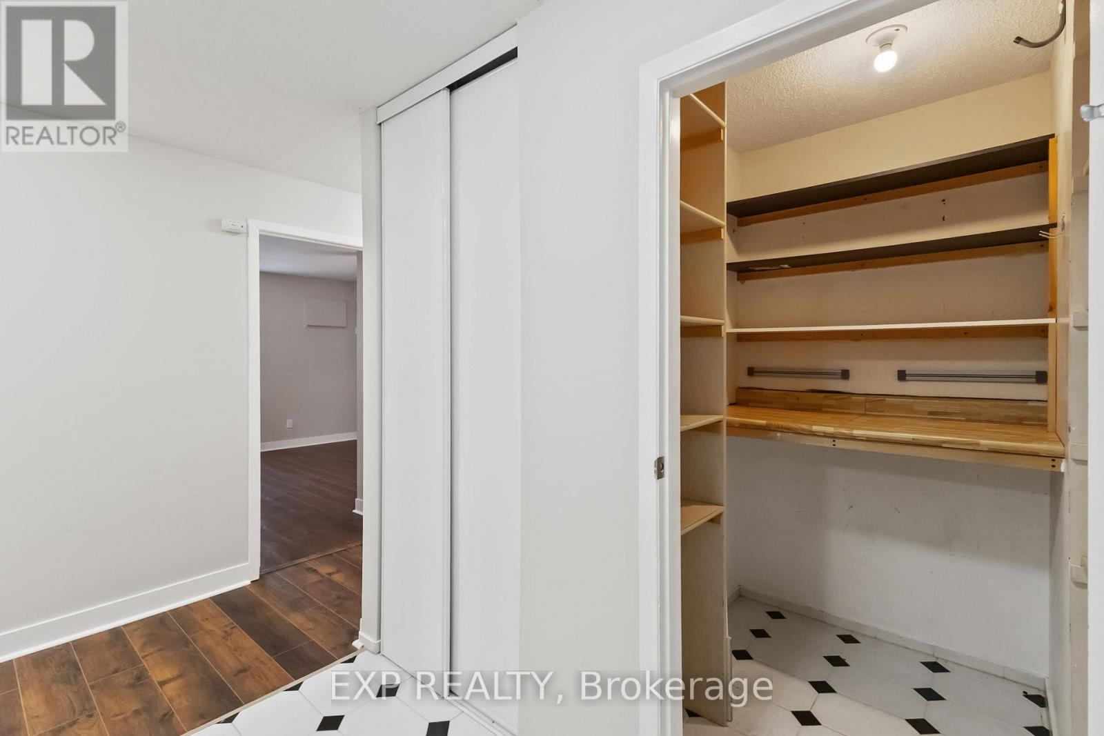 111 - 725 Deveron Crescent N, London South, Ontario  N5Z 4X3 - Photo 5 - X12640468