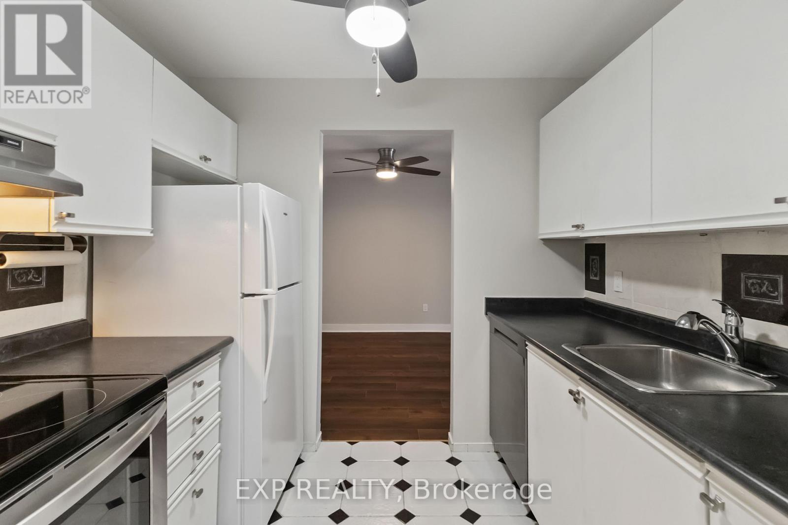 111 - 725 Deveron Crescent N, London South, Ontario  N5Z 4X3 - Photo 6 - X12640468