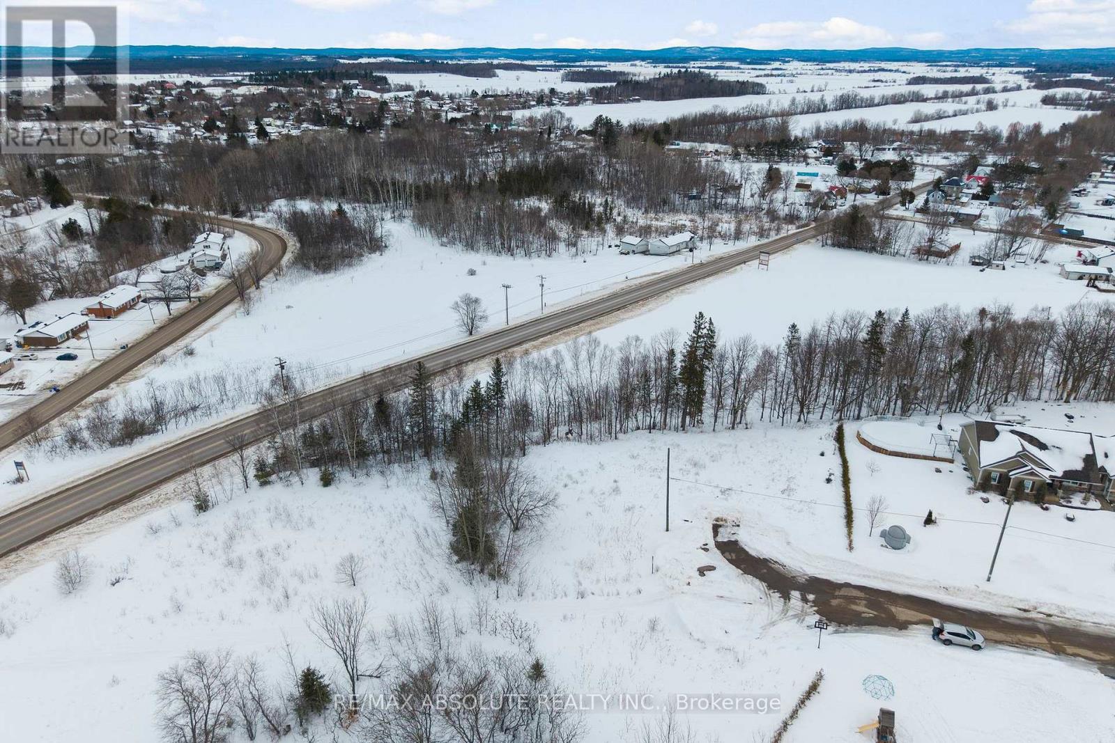 6 LOWE COURT, Whitewater Region, Ontario