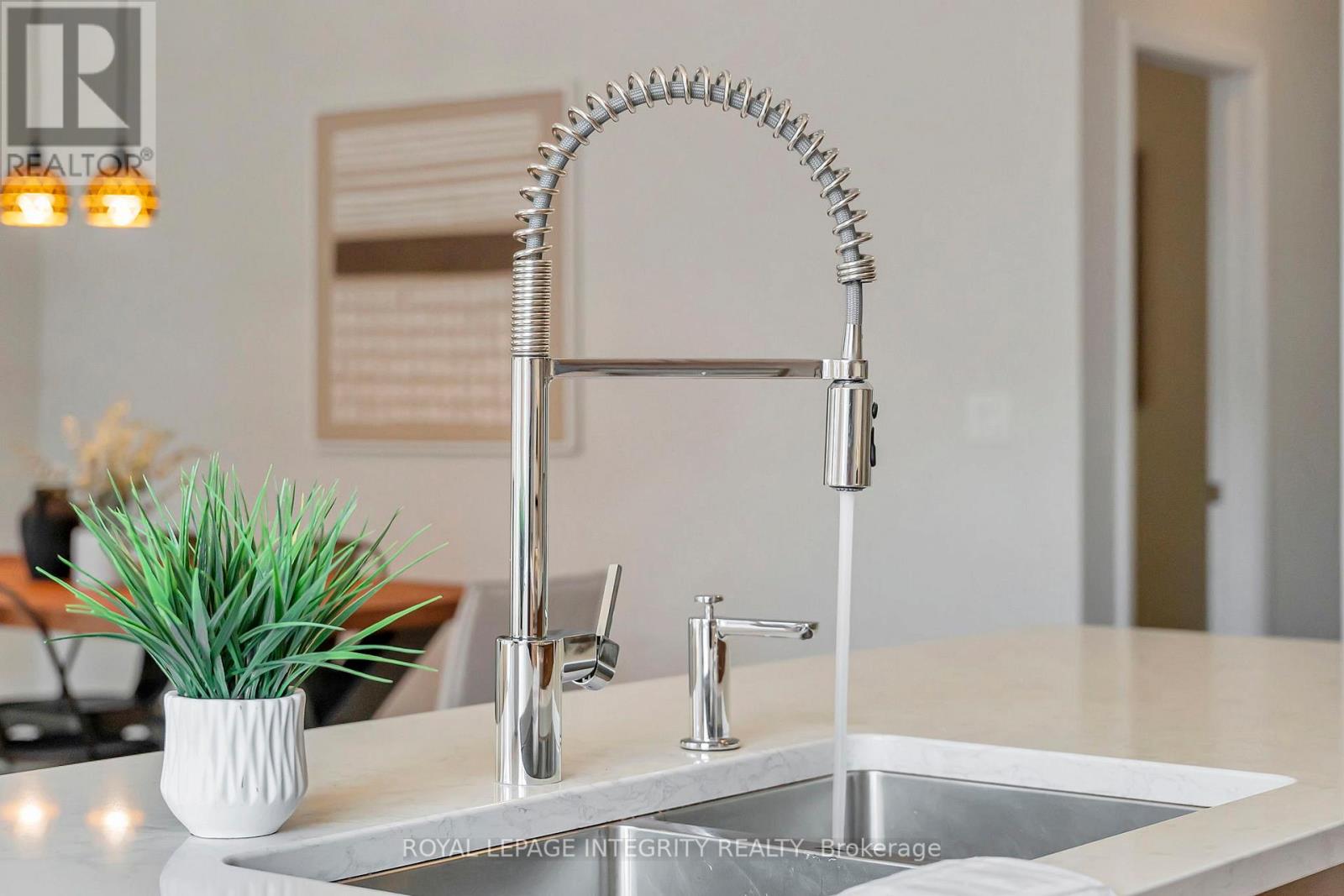 885 Moses Tennisco Street, Ottawa, Ontario  K1K 5A2 - Photo 30 - X12804350