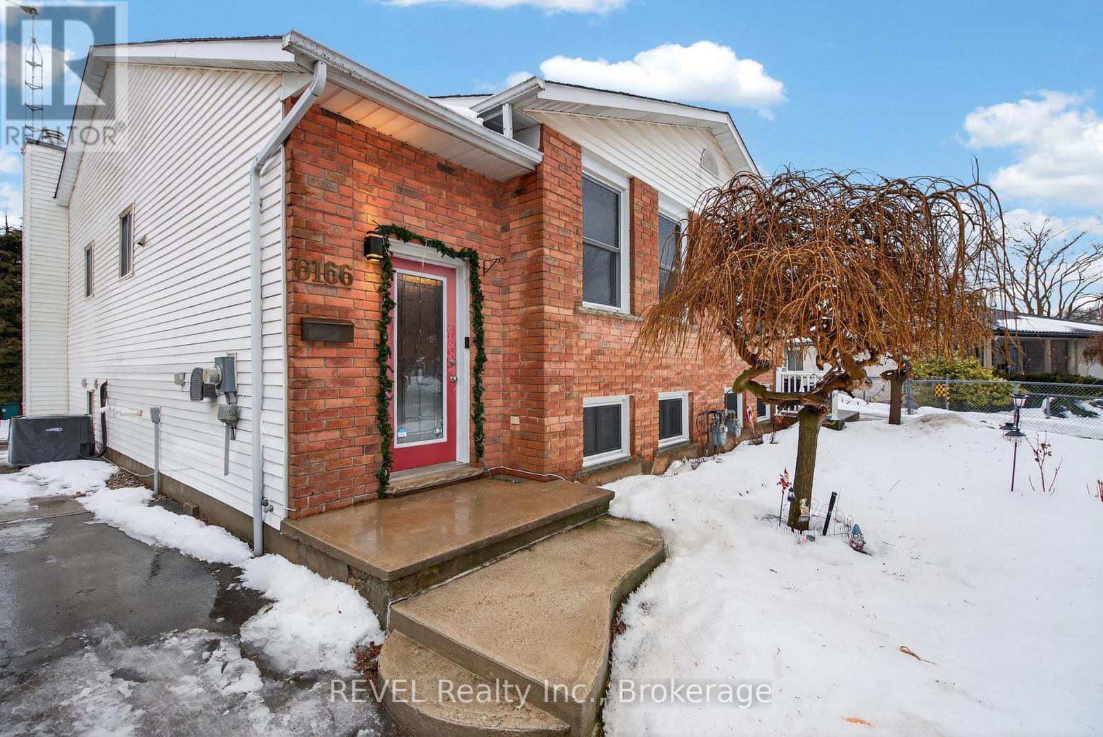UPPER - 6166 WILDROSE CRESCENT, Niagara Falls, Ontario