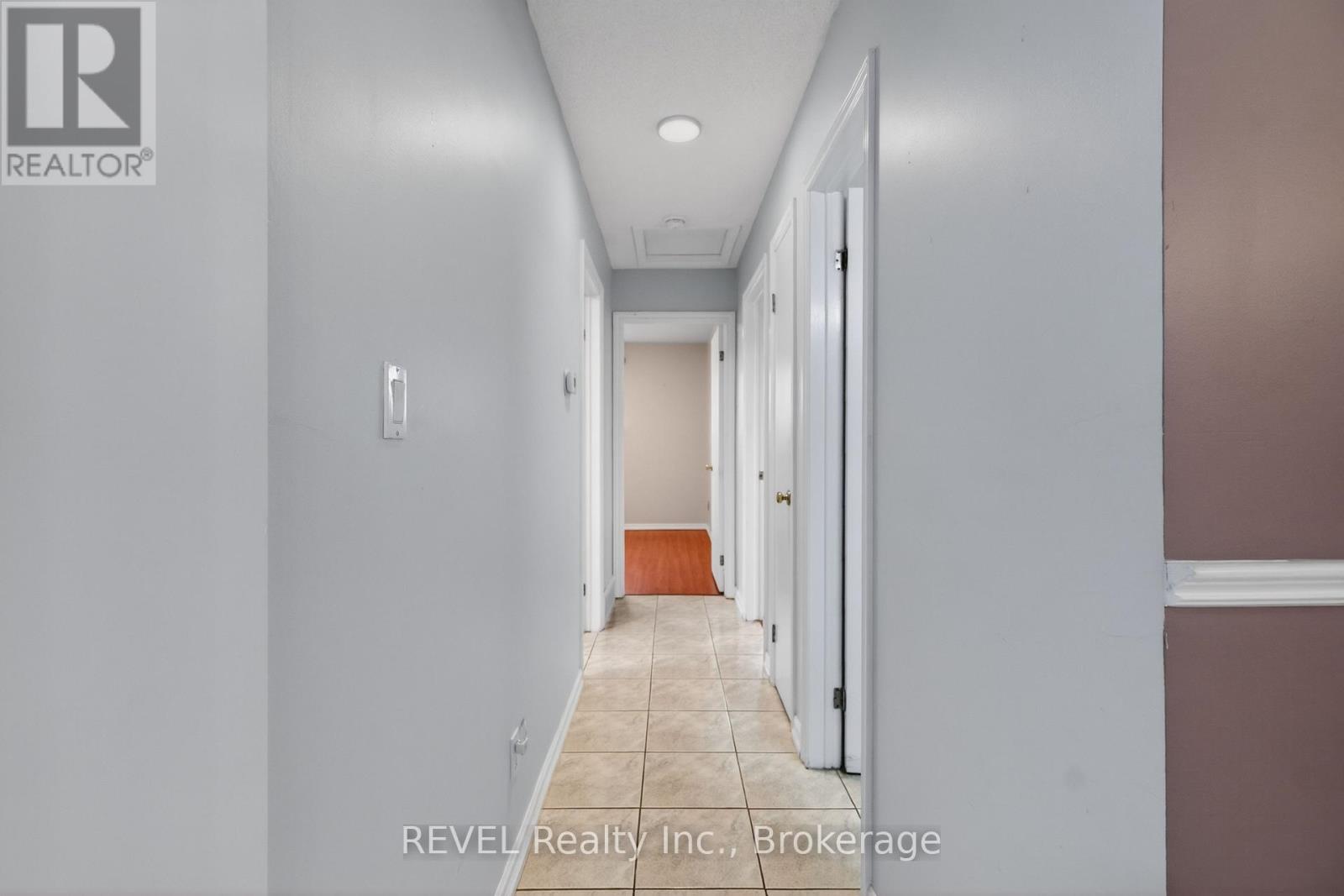 Upper - 6166 Wildrose Crescent, Niagara Falls, Ontario  L2G 7T3 - Photo 15 - X12804334