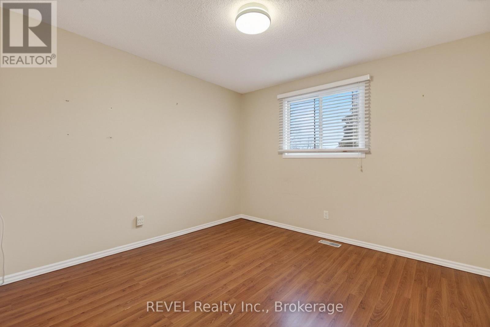 Upper - 6166 Wildrose Crescent, Niagara Falls, Ontario  L2G 7T3 - Photo 22 - X12804334