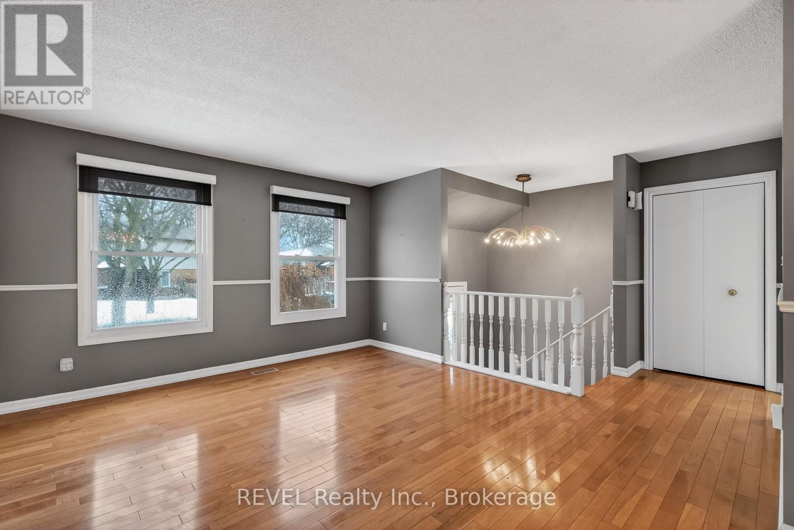 Upper - 6166 Wildrose Crescent, Niagara Falls, Ontario  L2G 7T3 - Photo 8 - X12804334