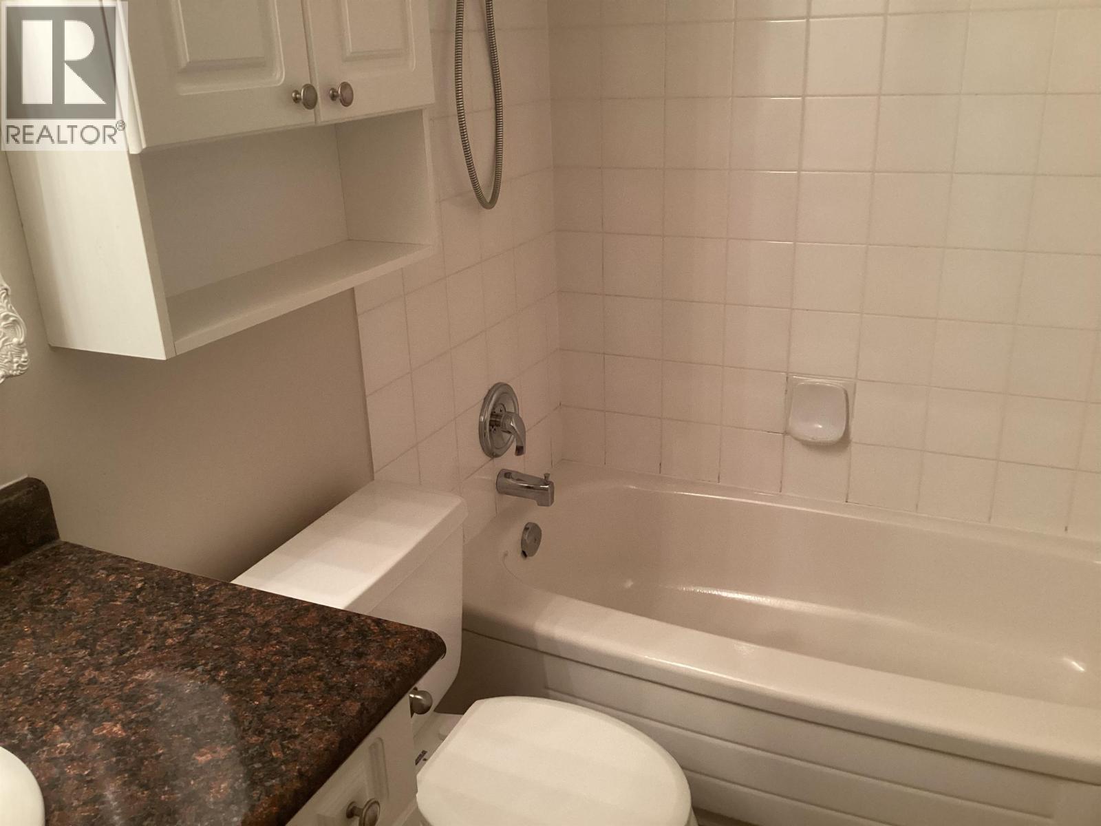 307 2024 Fullerton Avenue, North Vancouver, British Columbia  V7P 3G4 - Photo 6 - R3091862