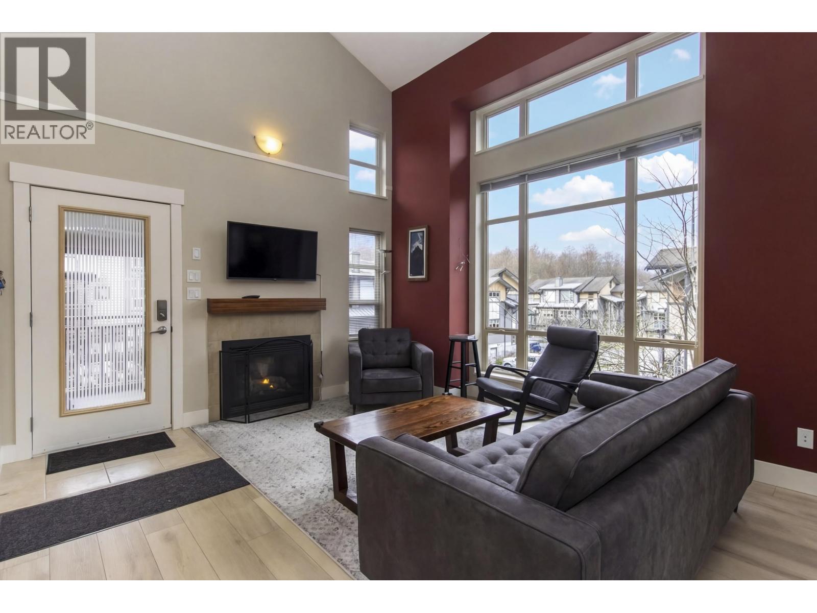 201 1174 Wingtip Place, Squamish, British Columbia  V8B 0N4 - Photo 2 - R3091873