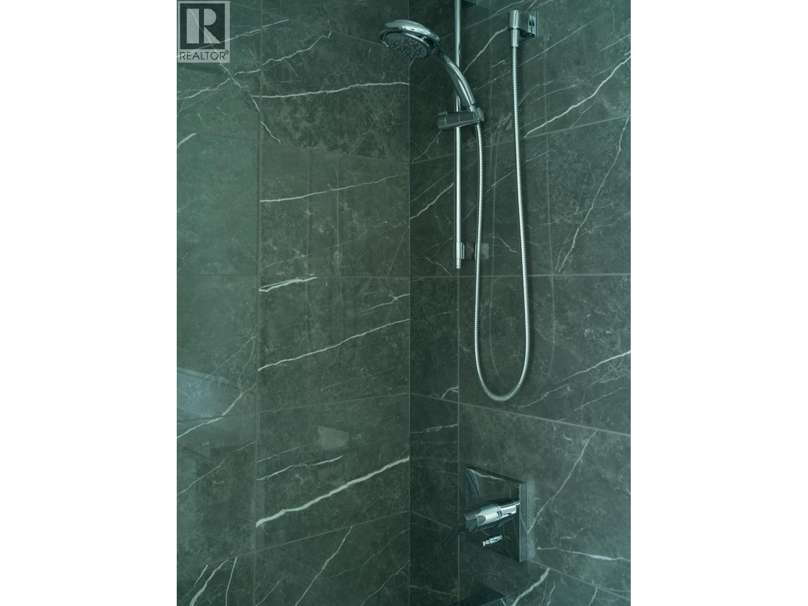 2402 7683 Park Crescent, Burnaby, British Columbia  V3N 0J4 - Photo 13 - R3091886