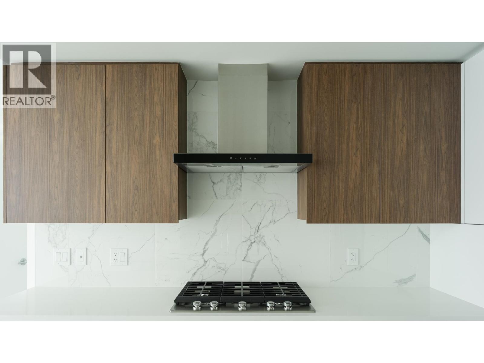 2402 7683 Park Crescent, Burnaby, British Columbia  V3N 0J4 - Photo 3 - R3091886