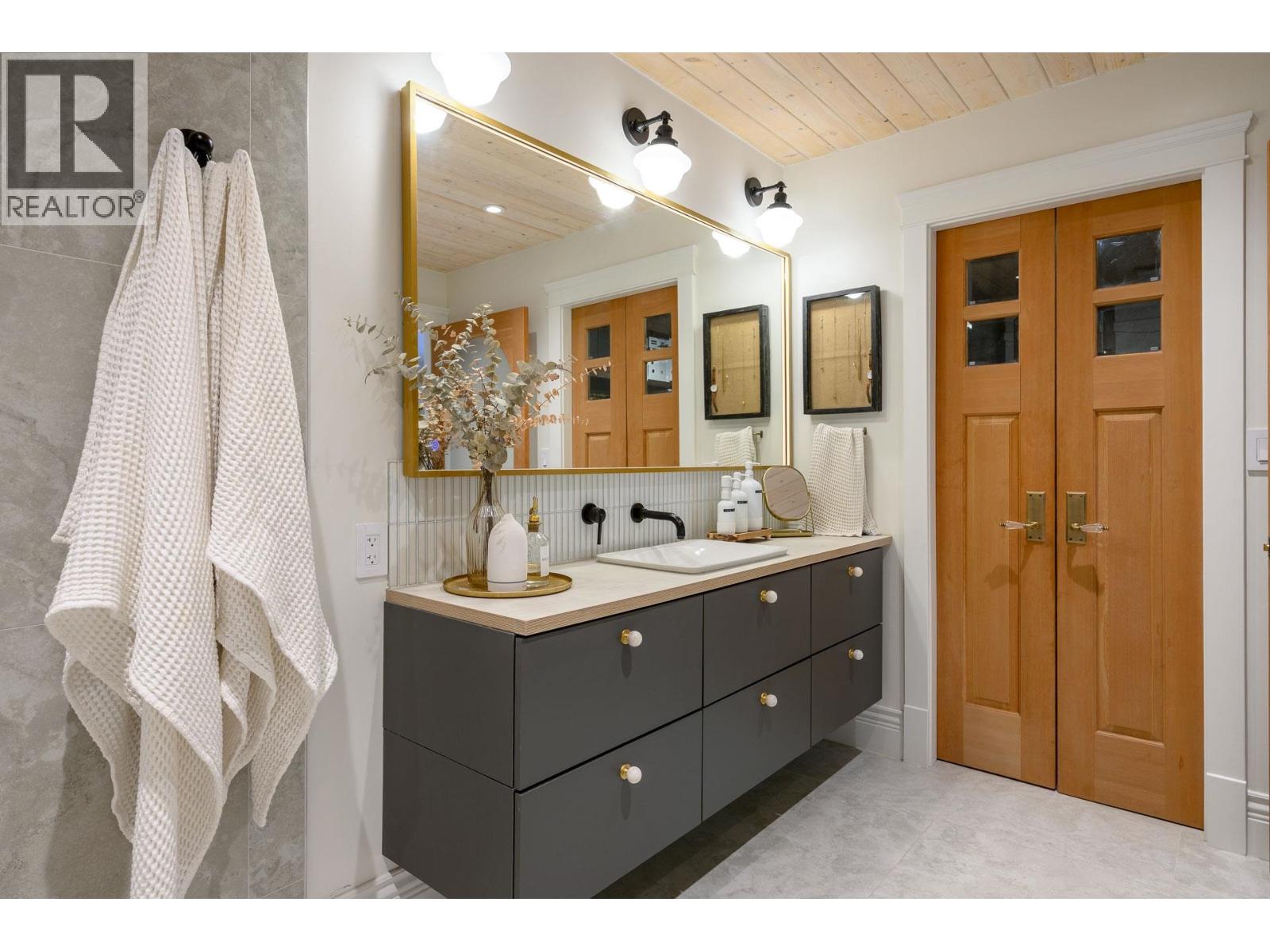 580 Ioco Road, Port Moody, British Columbia  V3H 2W2 - Photo 13 - R3091863