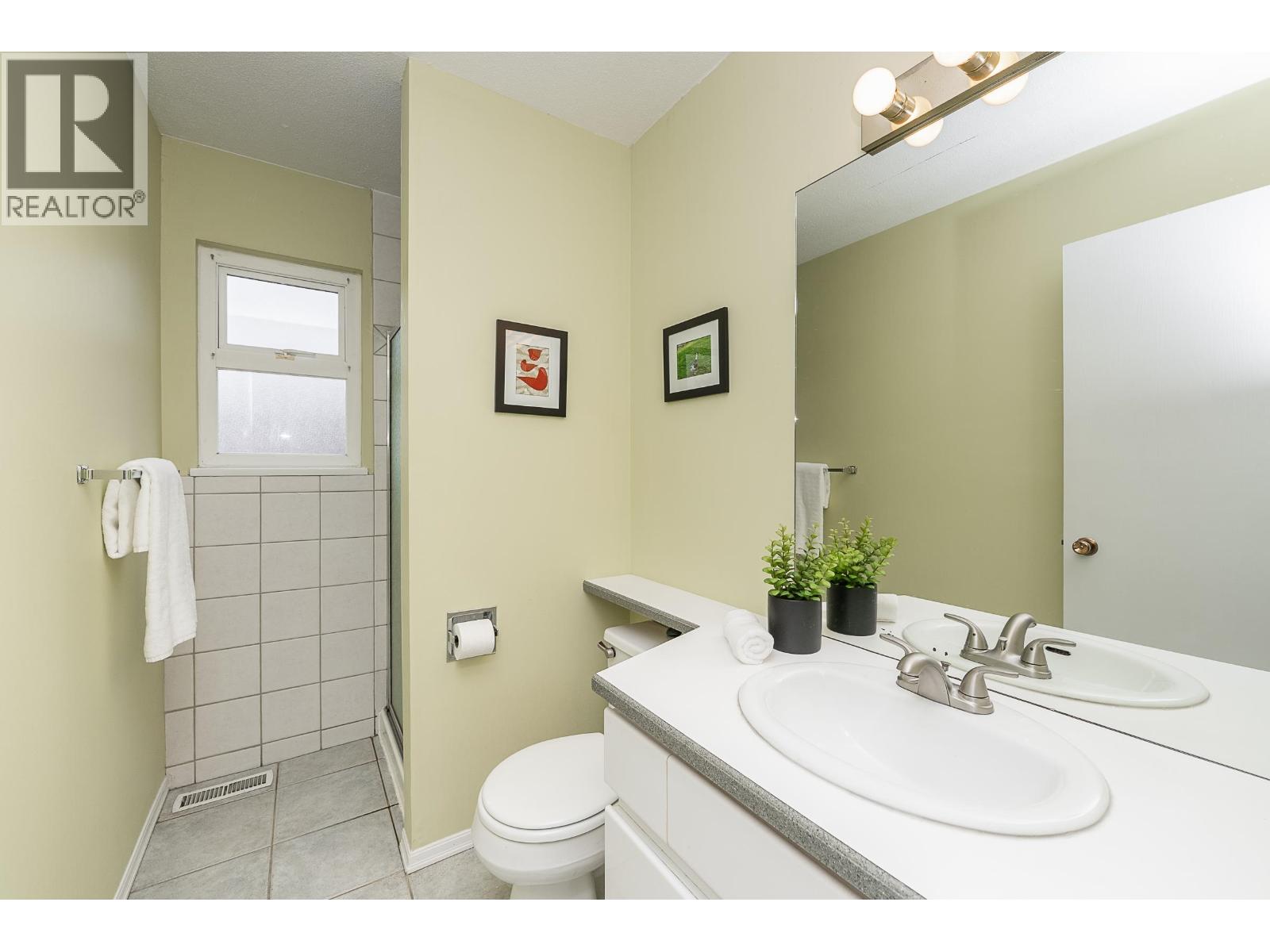 1063 Corona Crescent, Coquitlam, British Columbia  V3J 7J1 - Photo 14 - R3091015