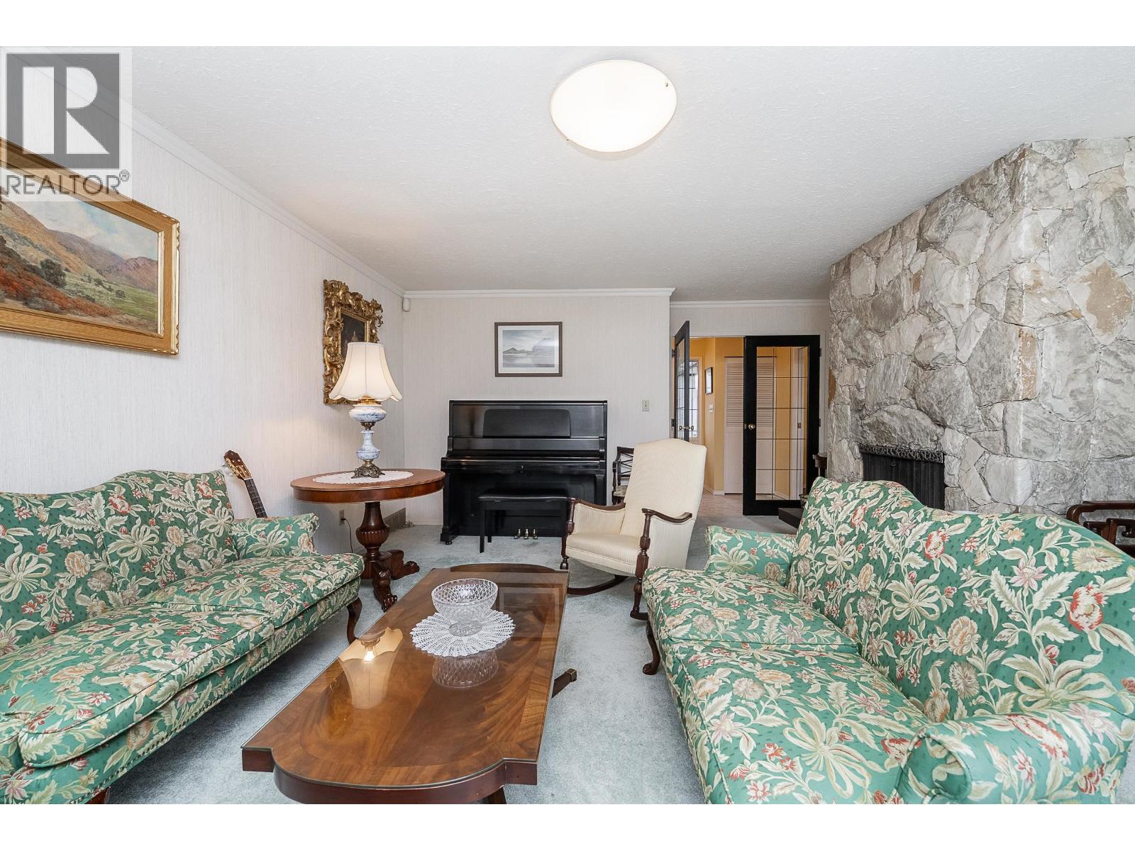 1063 Corona Crescent, Coquitlam, British Columbia  V3J 7J1 - Photo 9 - R3091015