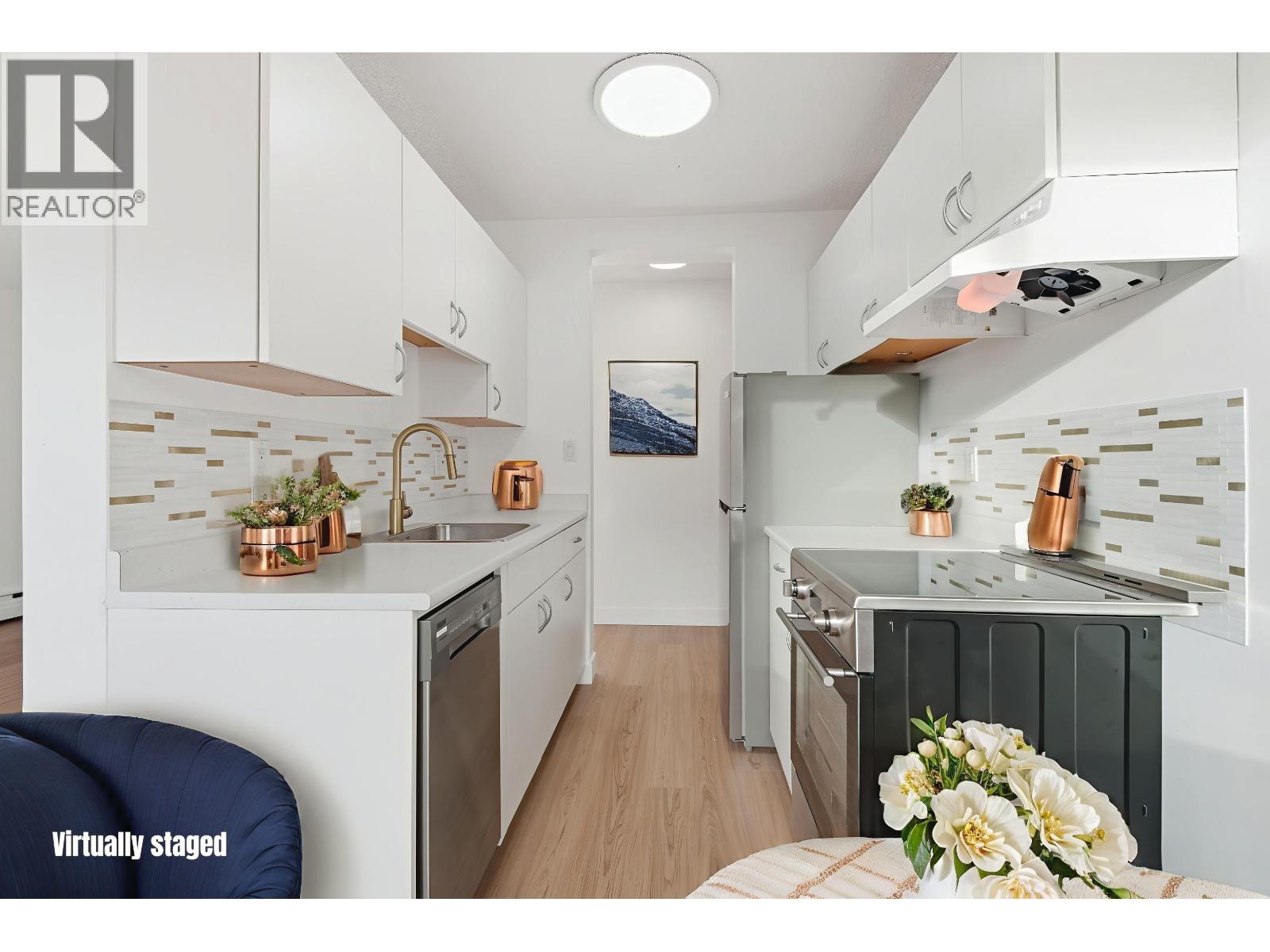 407 145 St. Georges Avenue, North Vancouver, British Columbia  V7L 3G8 - Photo 3 - R3091828