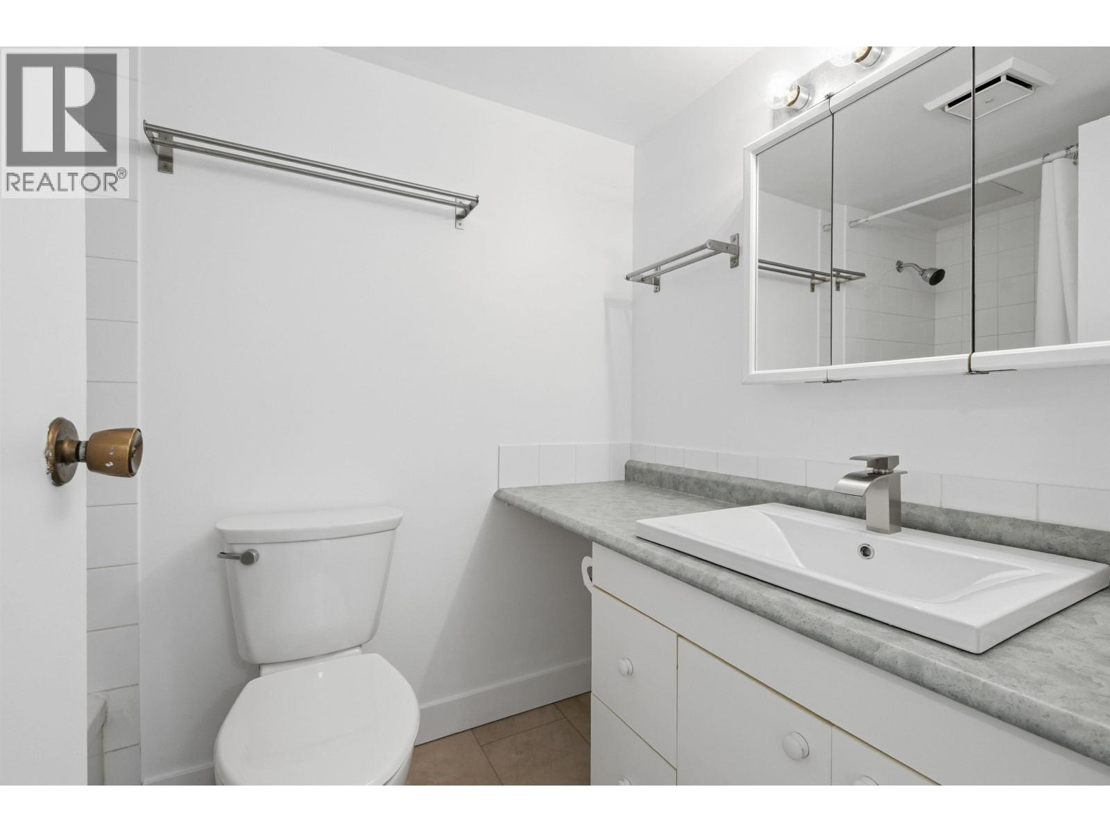 407 145 St. Georges Avenue, North Vancouver, British Columbia  V7L 3G8 - Photo 22 - R3091828