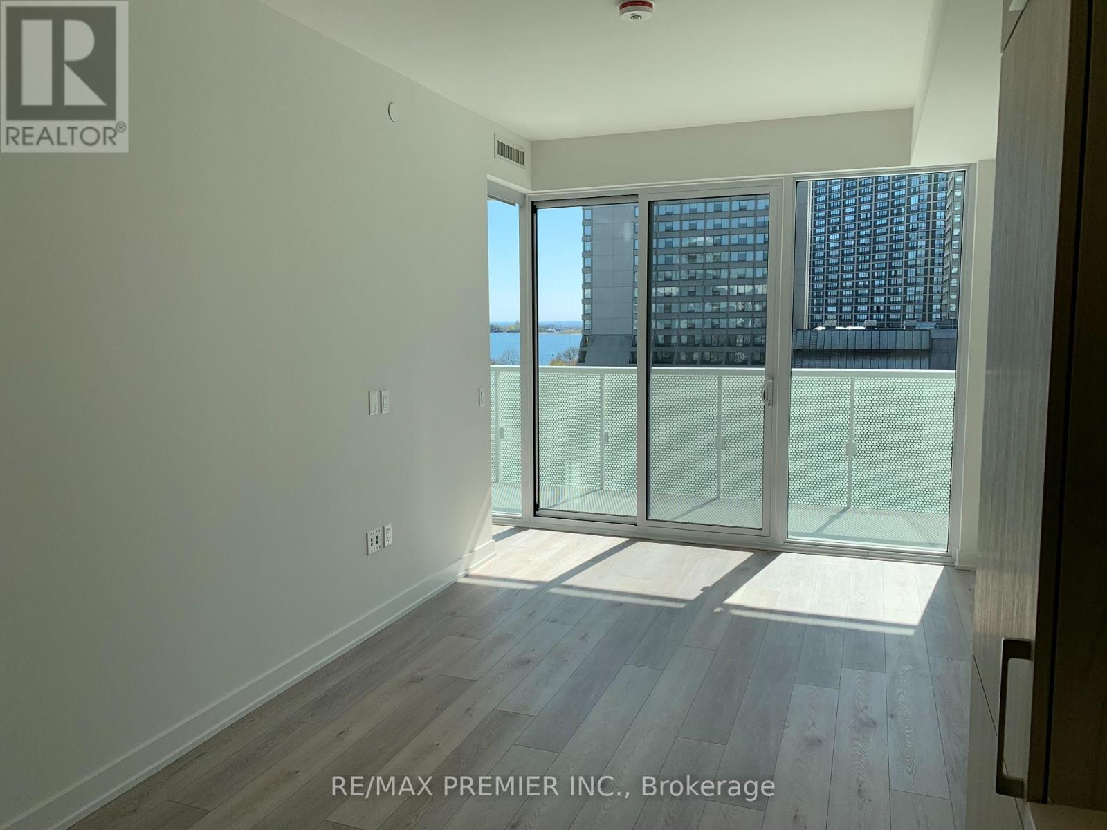 814 - 15 Queens Quay E, Toronto, Ontario  M5E 0A4 - Photo 28 - C12804316