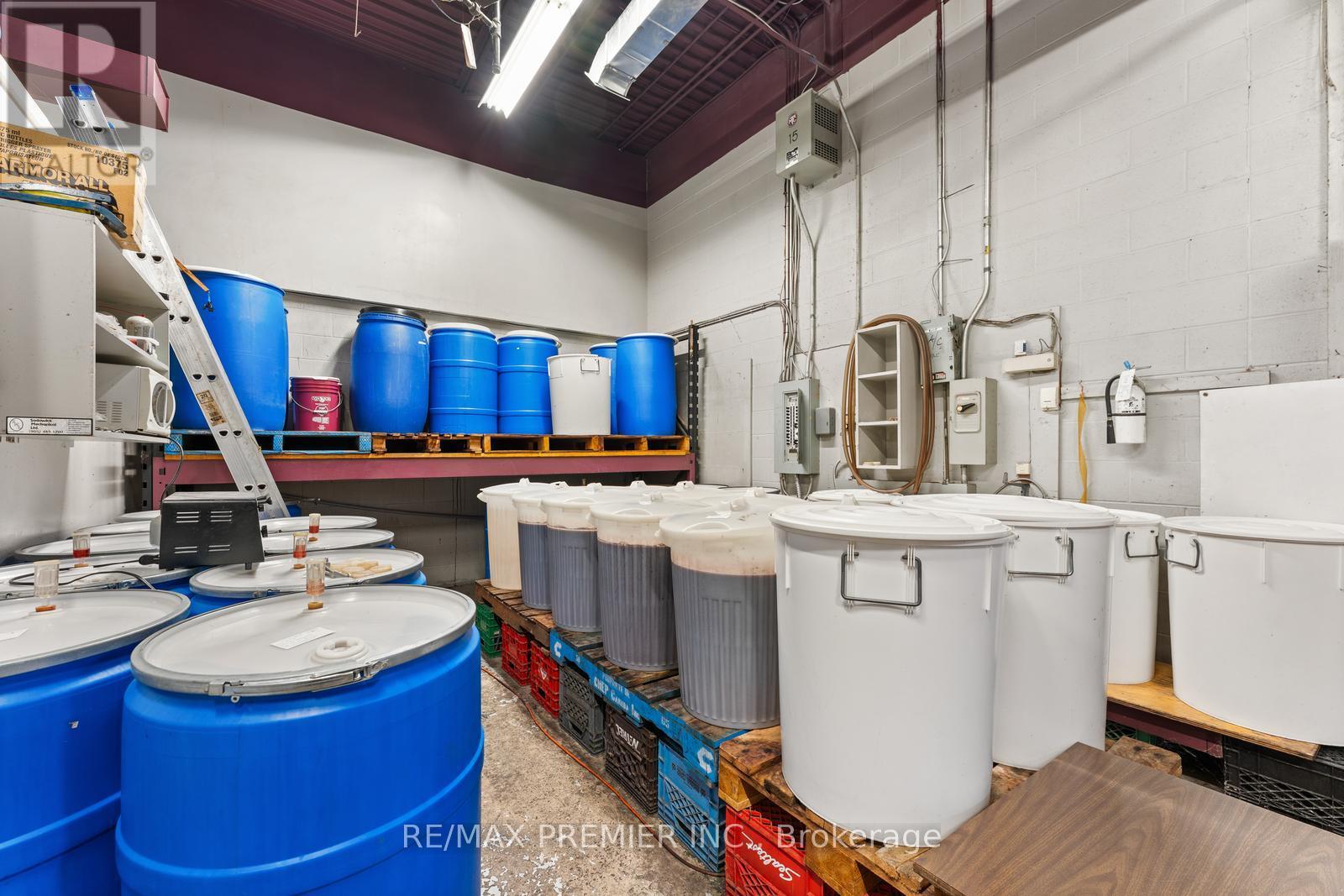 410 Speers Road, Oakville, Ontario  L6K 2G2 - Photo 19 - W12804166