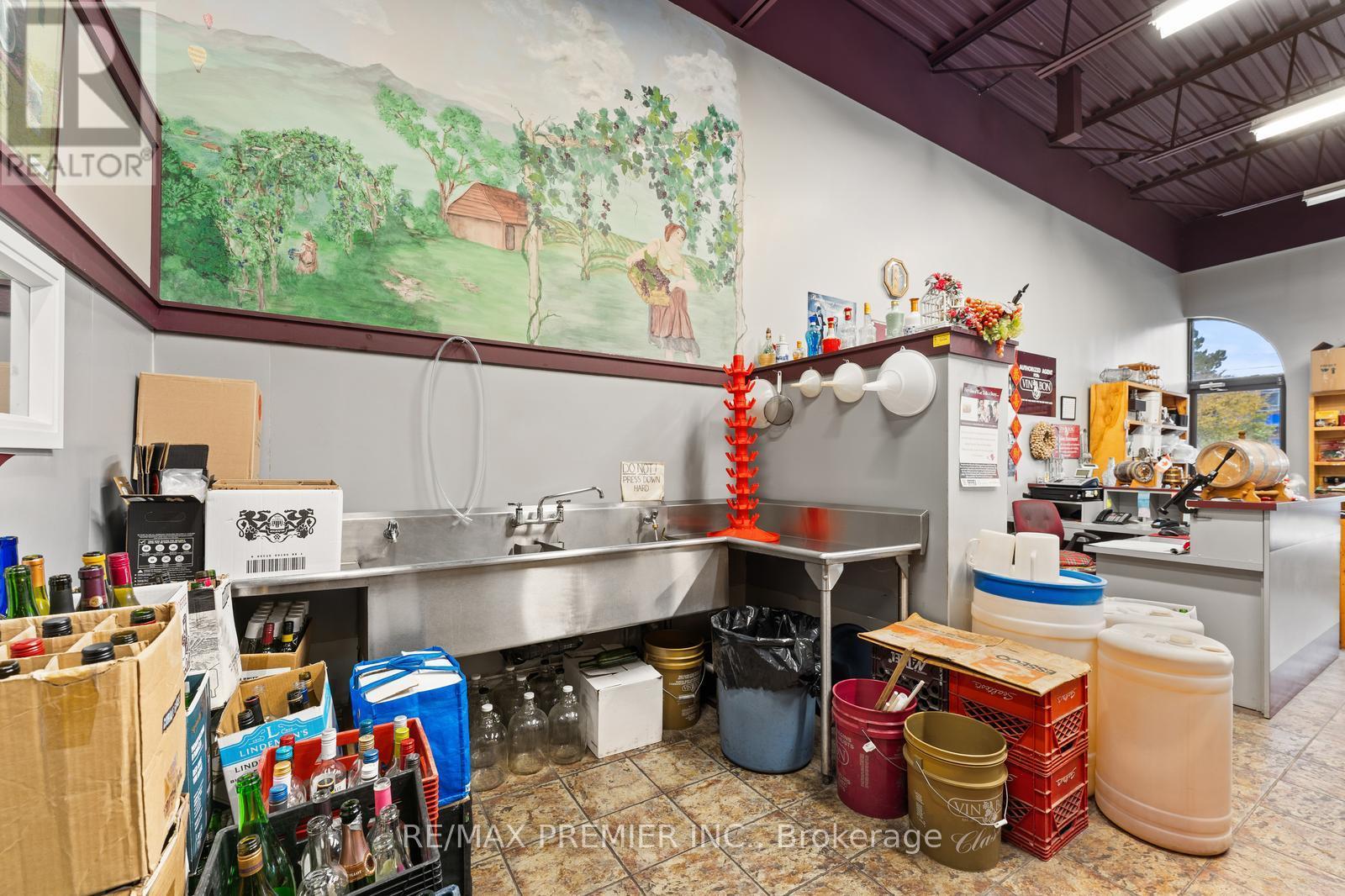 410 Speers Road, Oakville, Ontario  L6K 2G2 - Photo 14 - W12804166