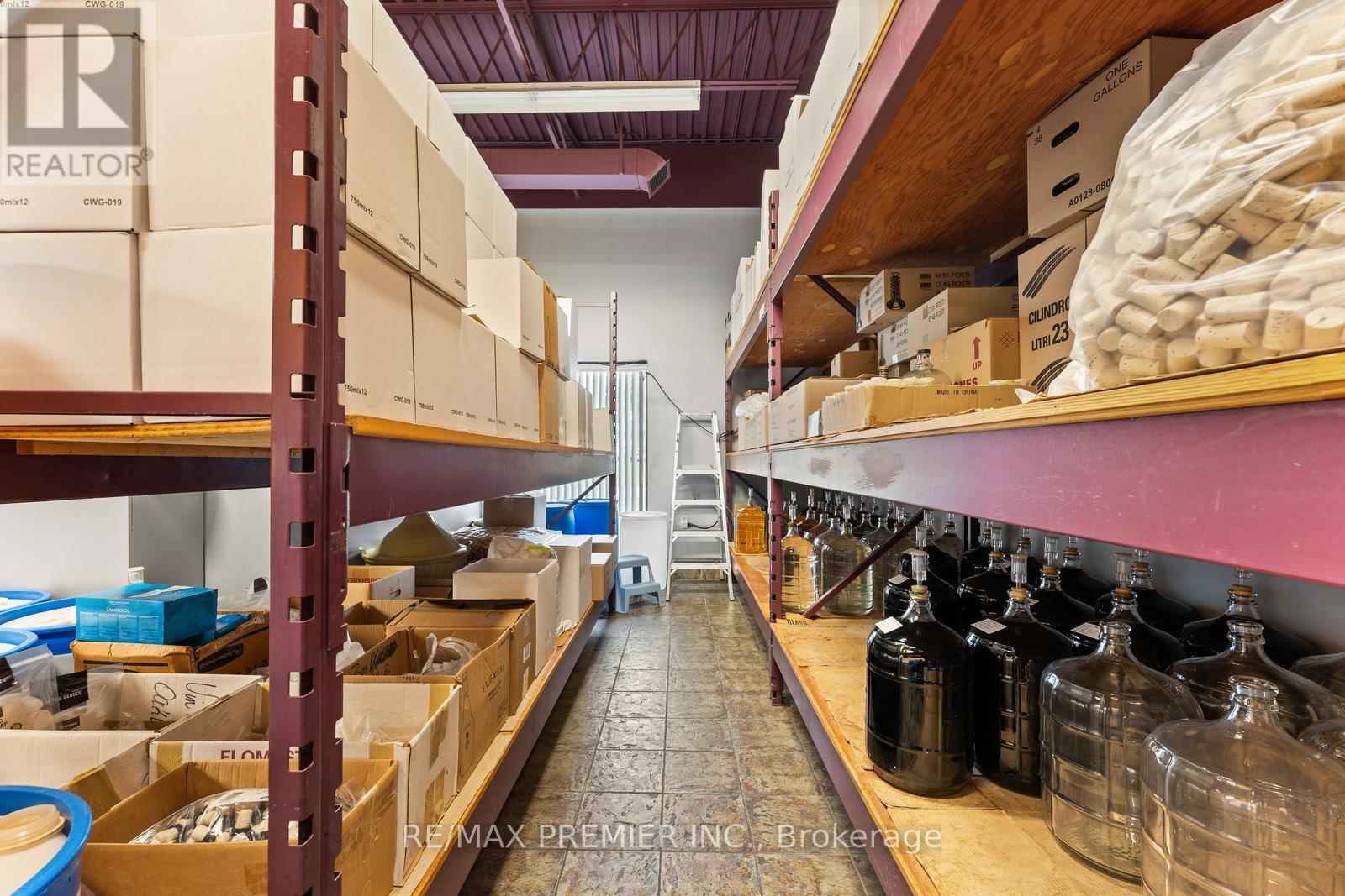 410 Speers Road, Oakville, Ontario  L6K 2G2 - Photo 13 - W12804166