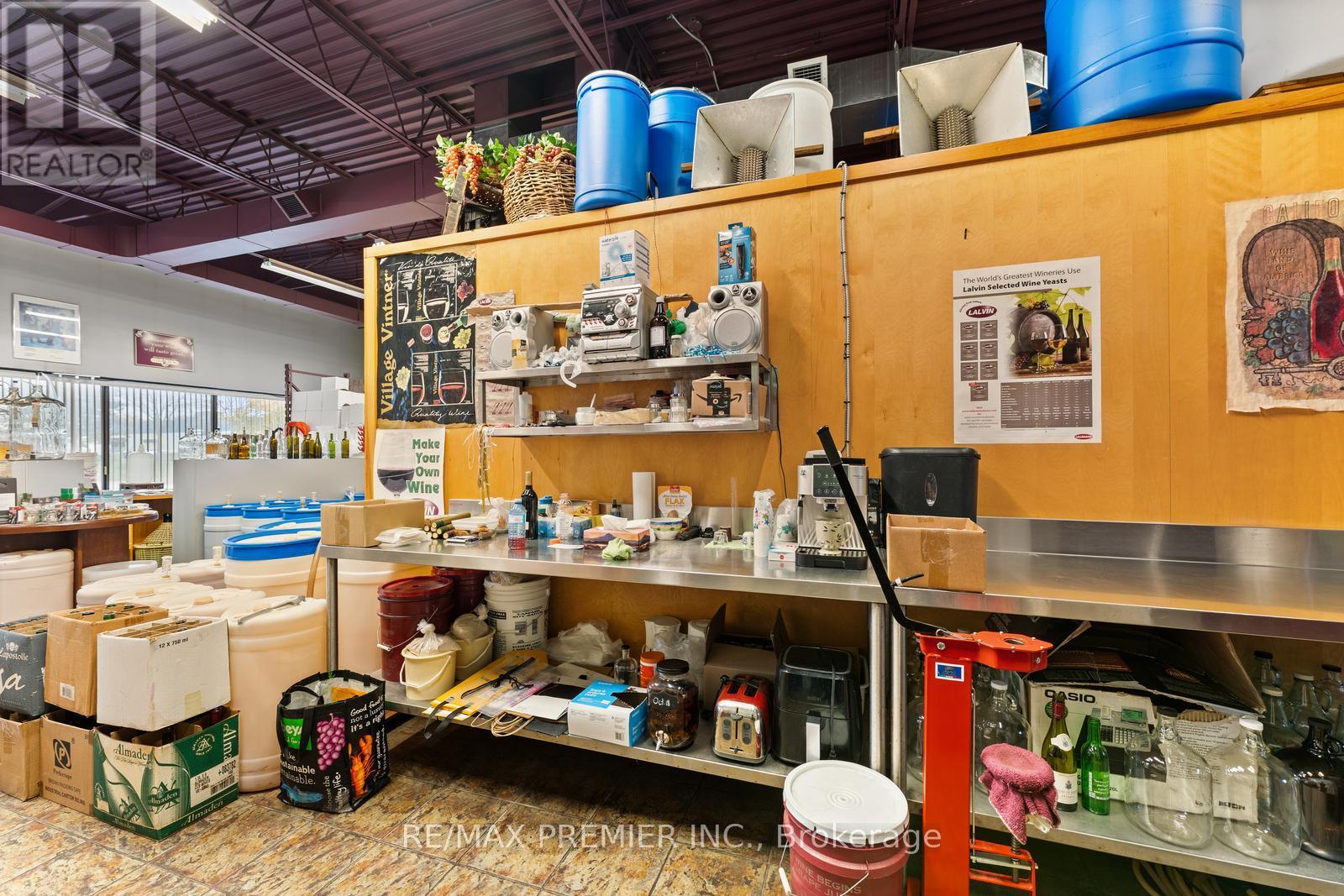 410 Speers Road, Oakville, Ontario  L6K 2G2 - Photo 15 - W12804166