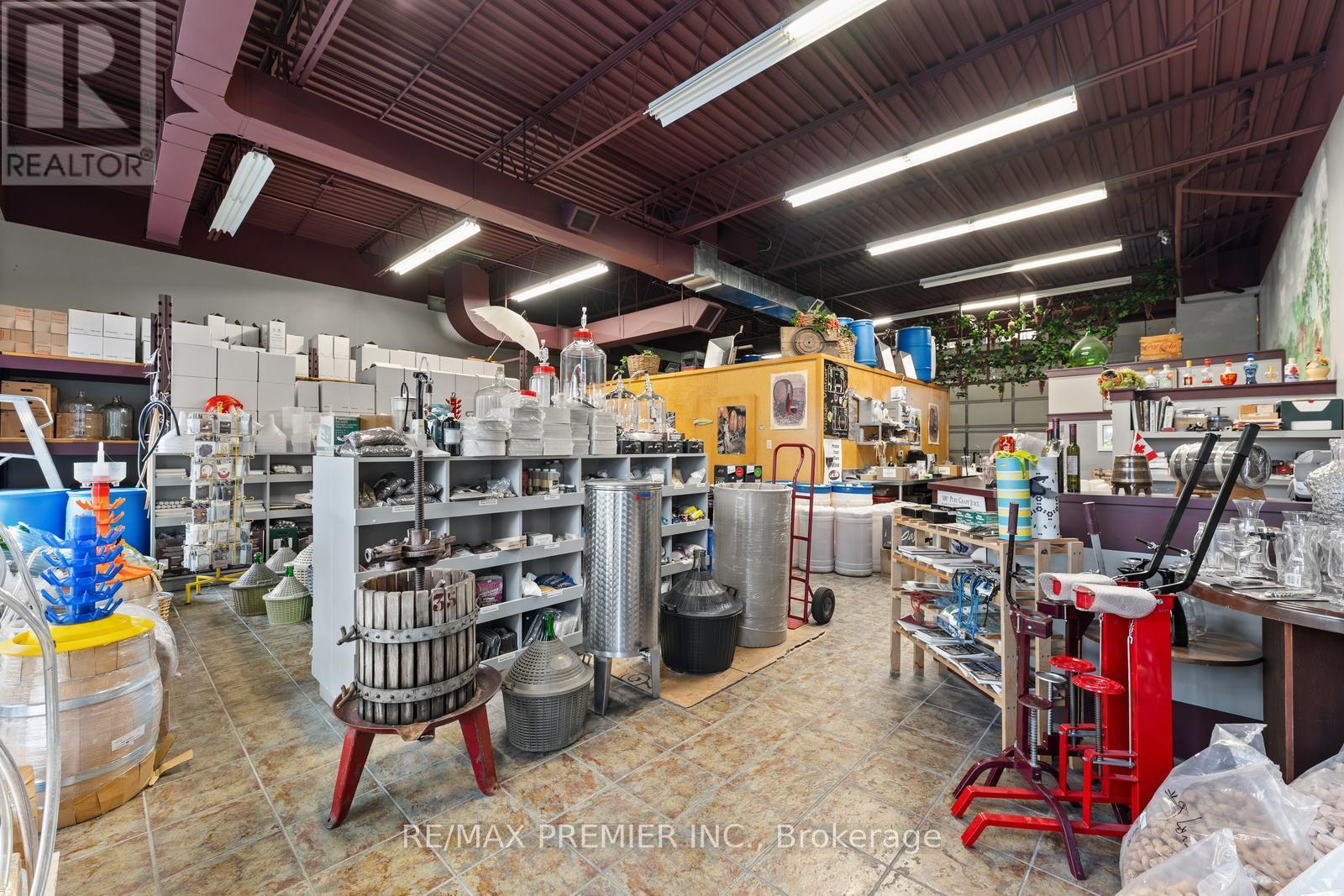 410 Speers Road, Oakville, Ontario  L6K 2G2 - Photo 5 - W12804166