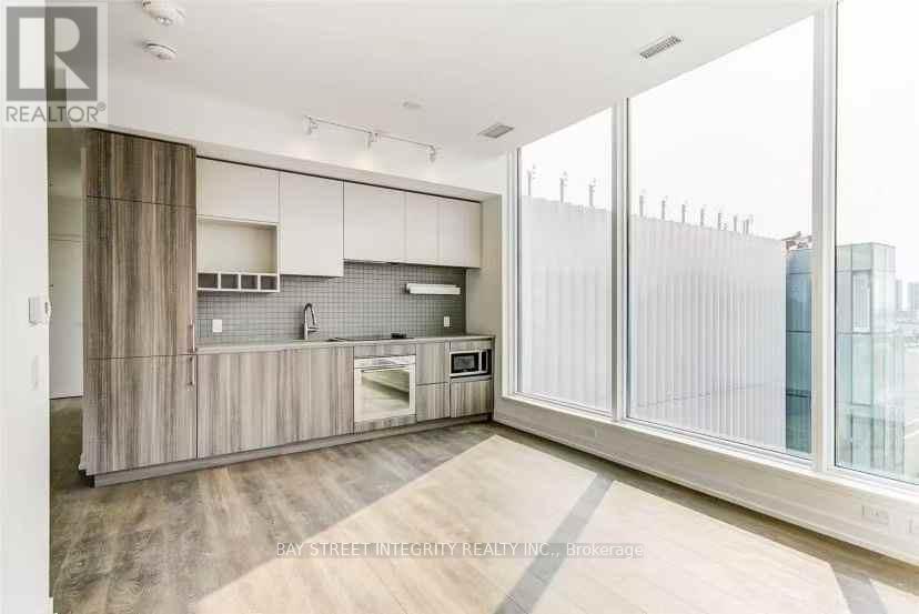 805 - 898 Portage Parkway, Vaughan, Ontario L4K 0J6 - Photo 1 - N12804332