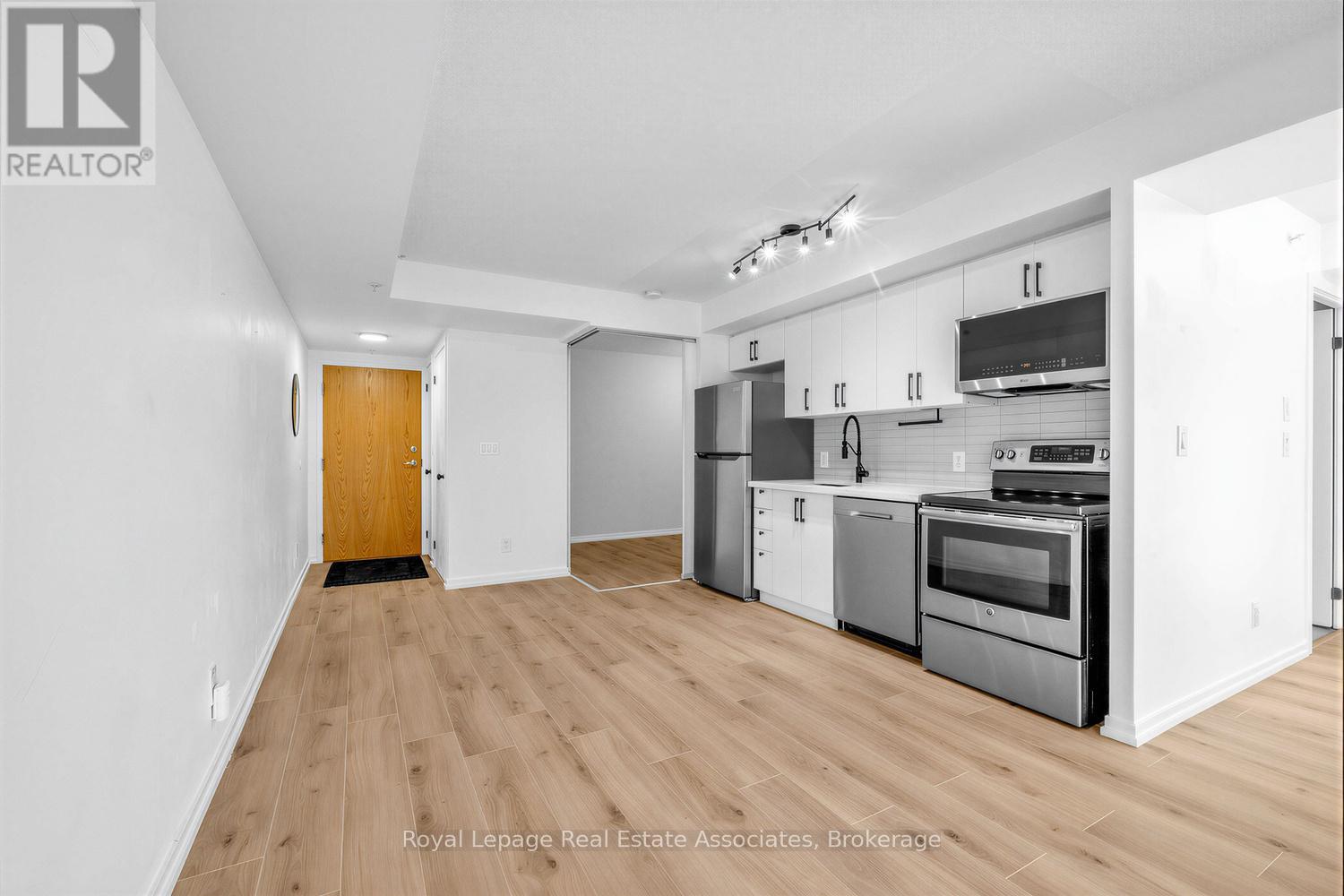 504 - 20 Joe Shuster Way, Toronto, Ontario  M6K 0A3 - Photo 8 - W12804304