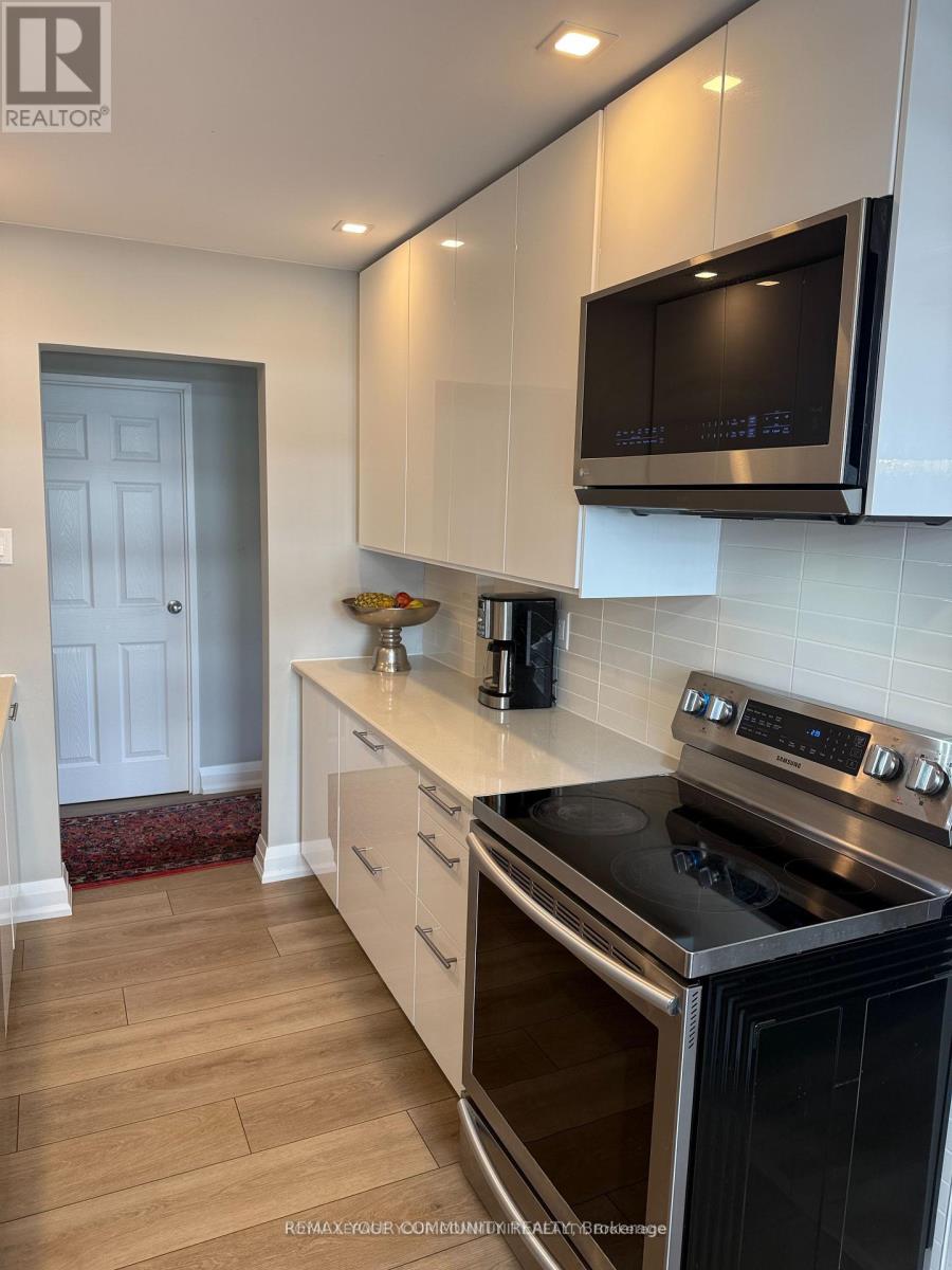 811 - 80 Quebec Avenue, Toronto, Ontario  M6P 4B7 - Photo 11 - W12804314