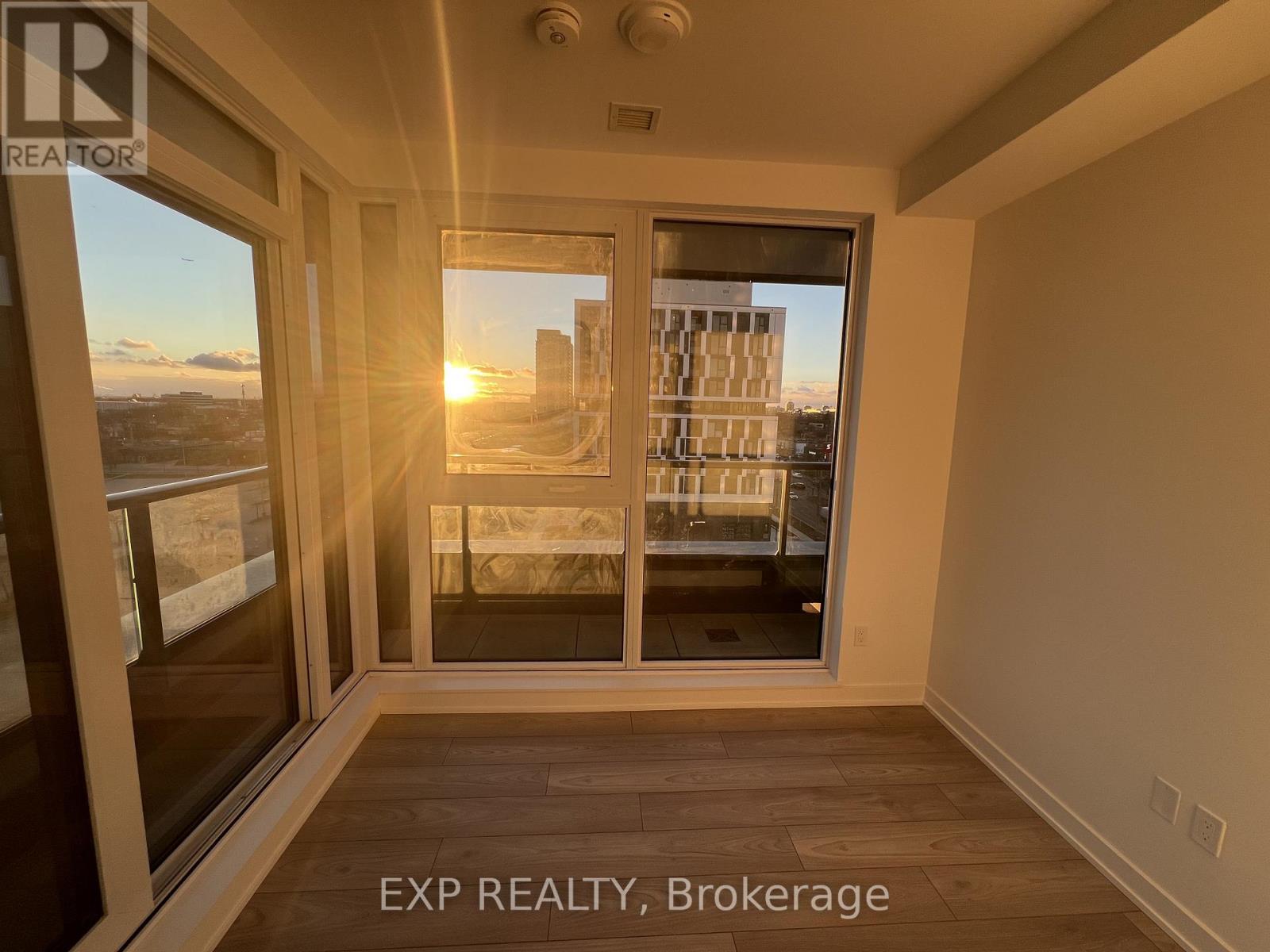 625 - 1007 The Queensway, Toronto, Ontario  M8Z 0H4 - Photo 2 - W12804324