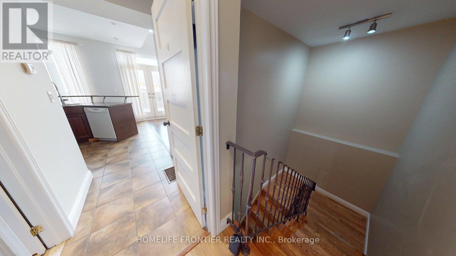 103 - 3545 Lakeshore Boulevard W, Toronto, Ontario  M8W 1P4 - Photo 15 - W12804336