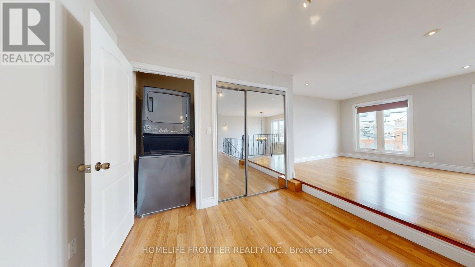 103 - 3545 Lakeshore Boulevard W, Toronto, Ontario  M8W 1P4 - Photo 4 - W12804336