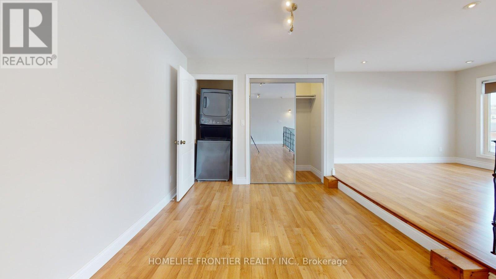 103 - 3545 Lakeshore Boulevard W, Toronto, Ontario  M8W 1P4 - Photo 5 - W12804336