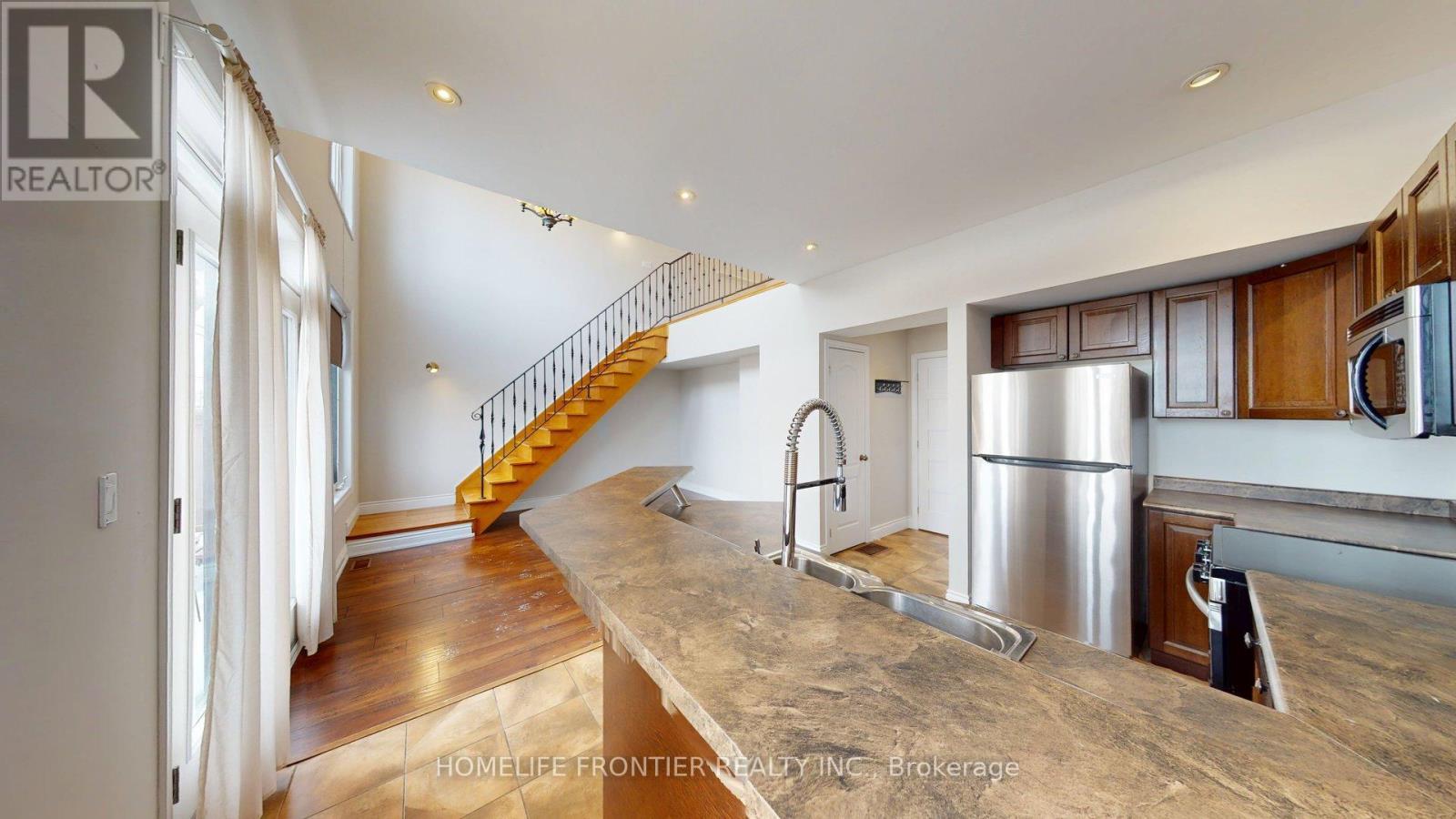 103 - 3545 Lakeshore Boulevard W, Toronto, Ontario  M8W 1P4 - Photo 7 - W12804336