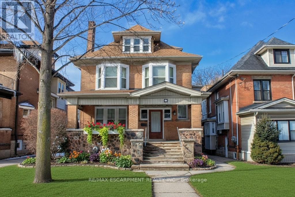 3 - 22 BLAKE STREET, Hamilton, Ontario