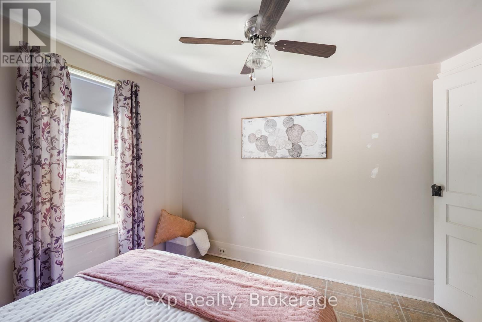 21 Elgin Street, Southwest Middlesex, Ontario  N0L 1A0 - Photo 26 - X12804378