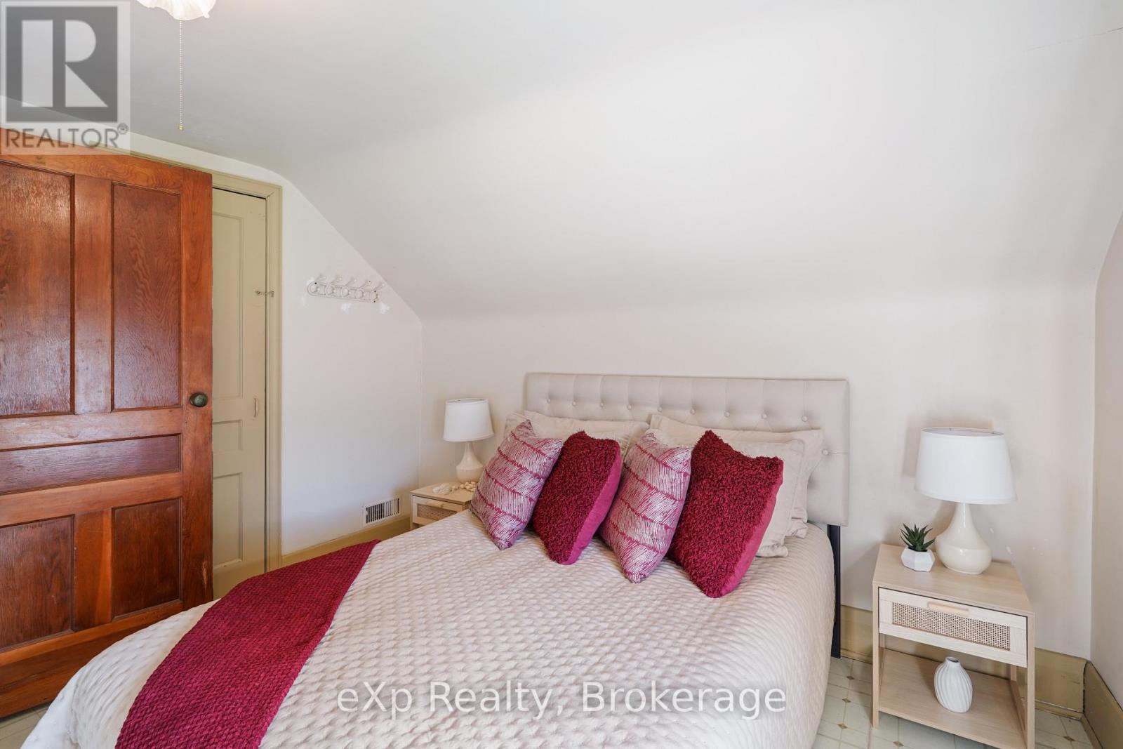 21 Elgin Street, Southwest Middlesex, Ontario  N0L 1A0 - Photo 29 - X12804378