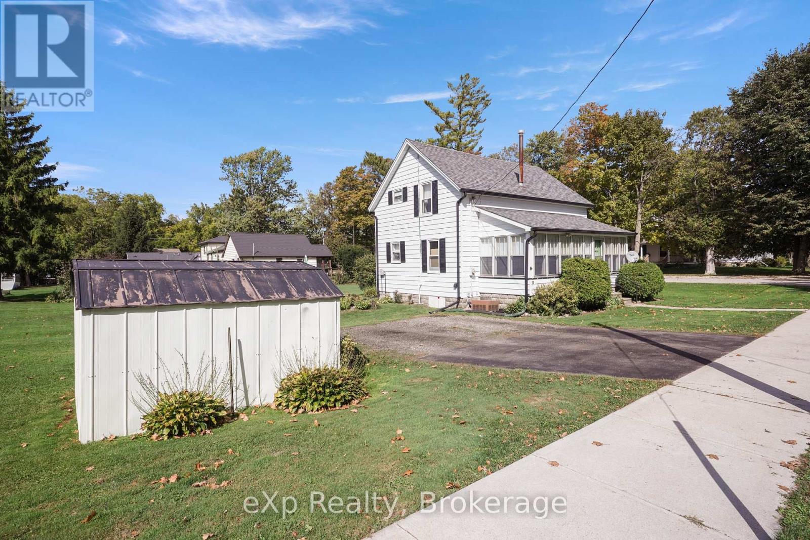 21 Elgin Street, Southwest Middlesex, Ontario  N0L 1A0 - Photo 41 - X12804378