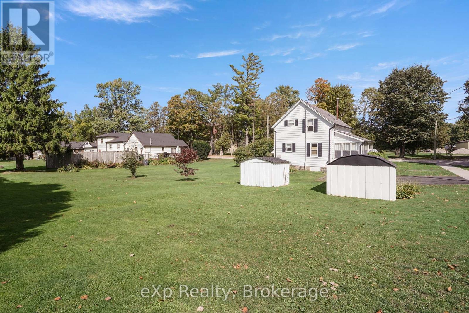 21 Elgin Street, Southwest Middlesex, Ontario  N0L 1A0 - Photo 42 - X12804378