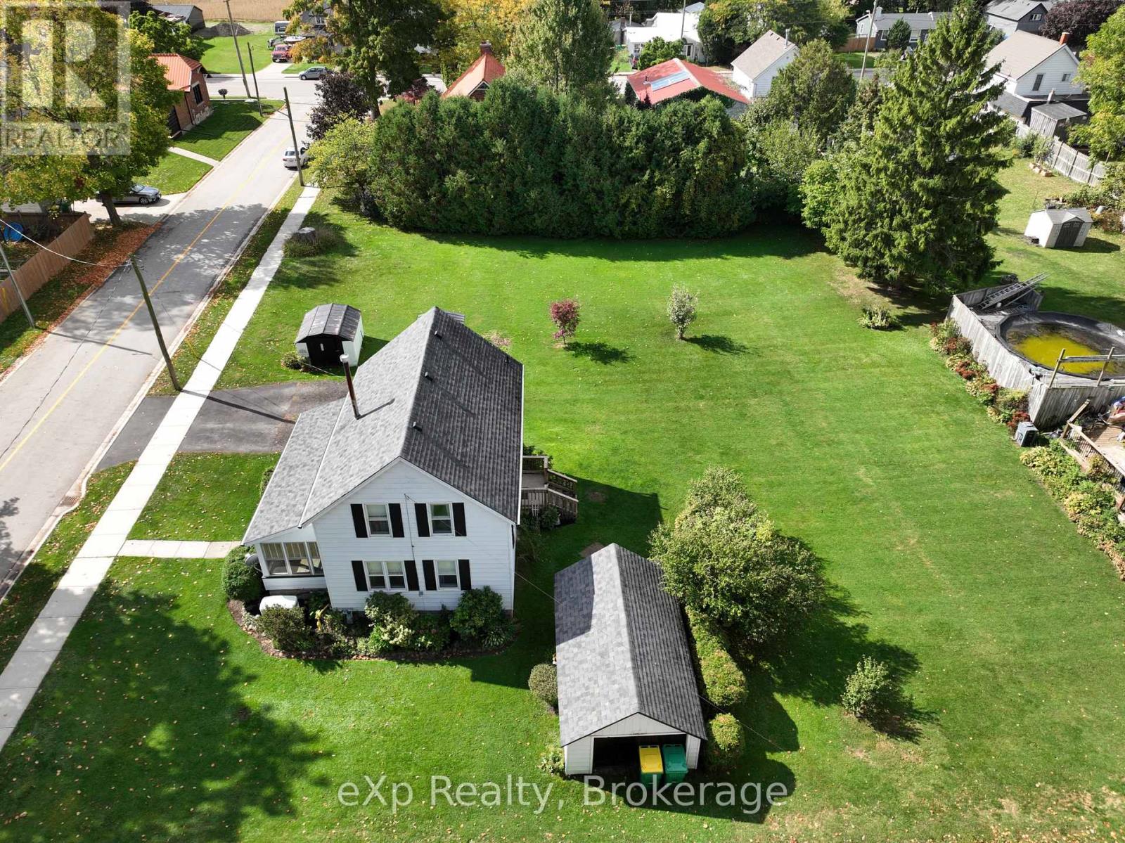 21 Elgin Street, Southwest Middlesex, Ontario  N0L 1A0 - Photo 45 - X12804378