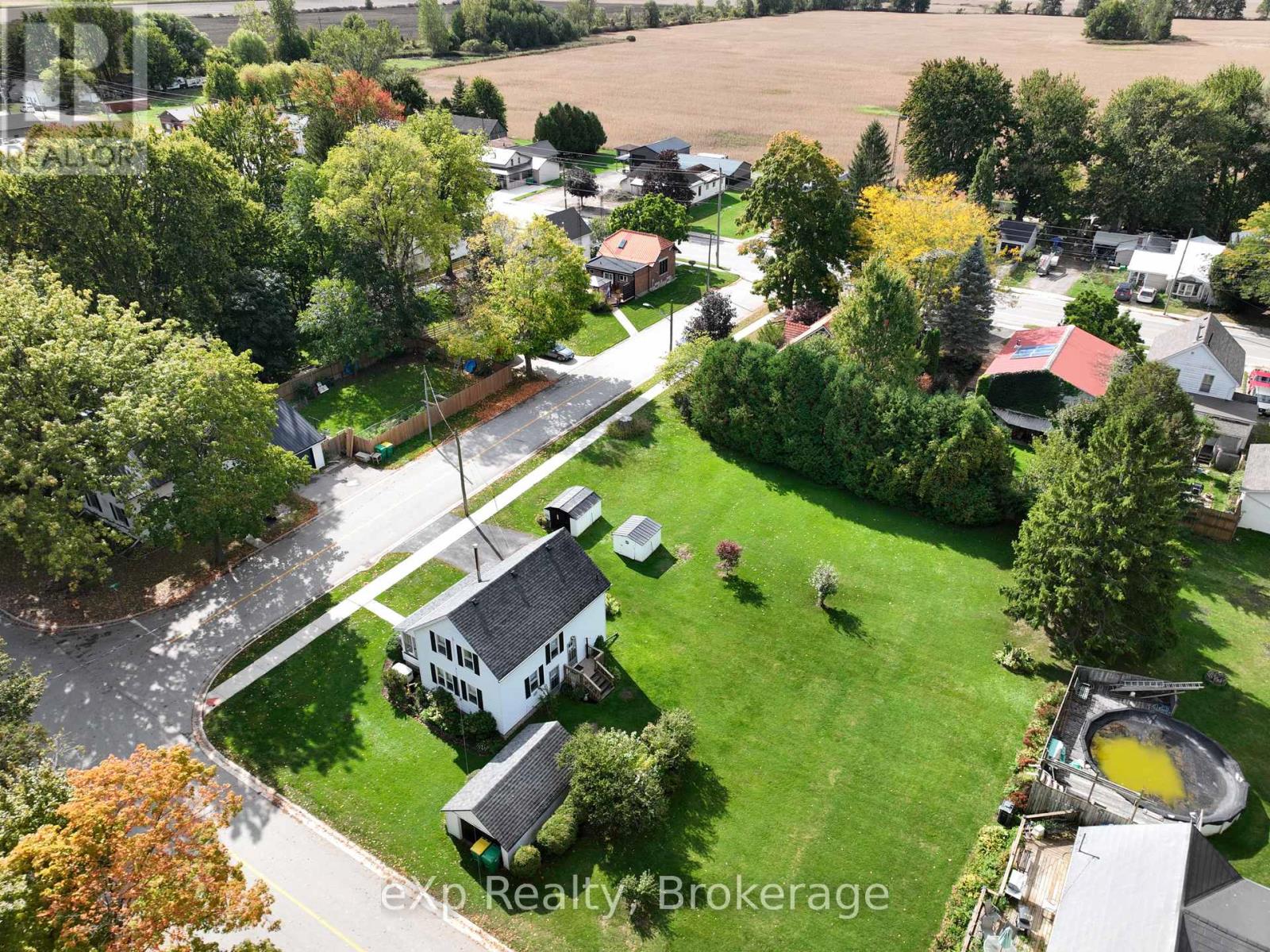 21 Elgin Street, Southwest Middlesex, Ontario  N0L 1A0 - Photo 46 - X12804378