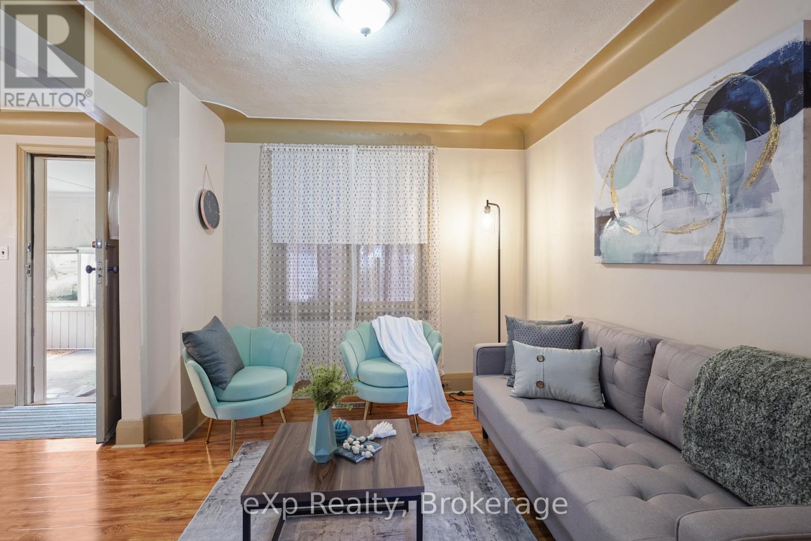 21 Elgin Street, Southwest Middlesex, Ontario  N0L 1A0 - Photo 8 - X12804378