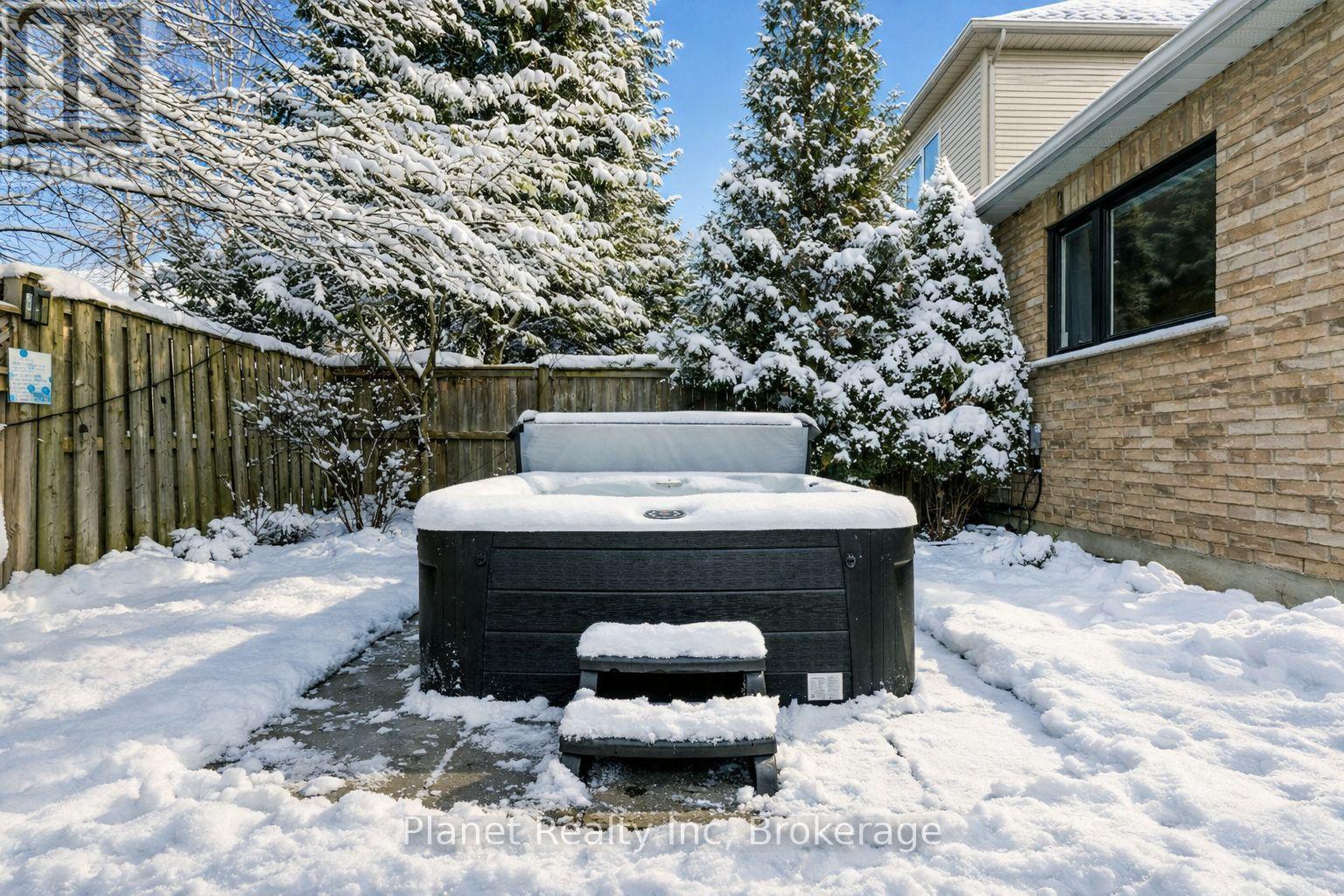 63 Truesdale Crescent, Guelph, Ontario  N1G 5H3 - Photo 4 - X12804426