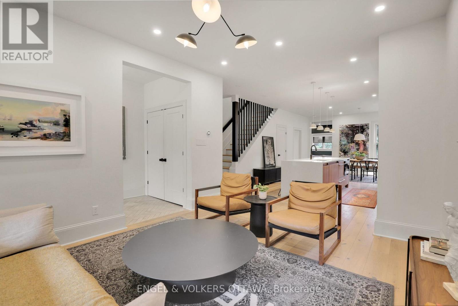 597 Maclaren Street, Ottawa, Ontario  K1R 5K8 - Photo 13 - X12804354