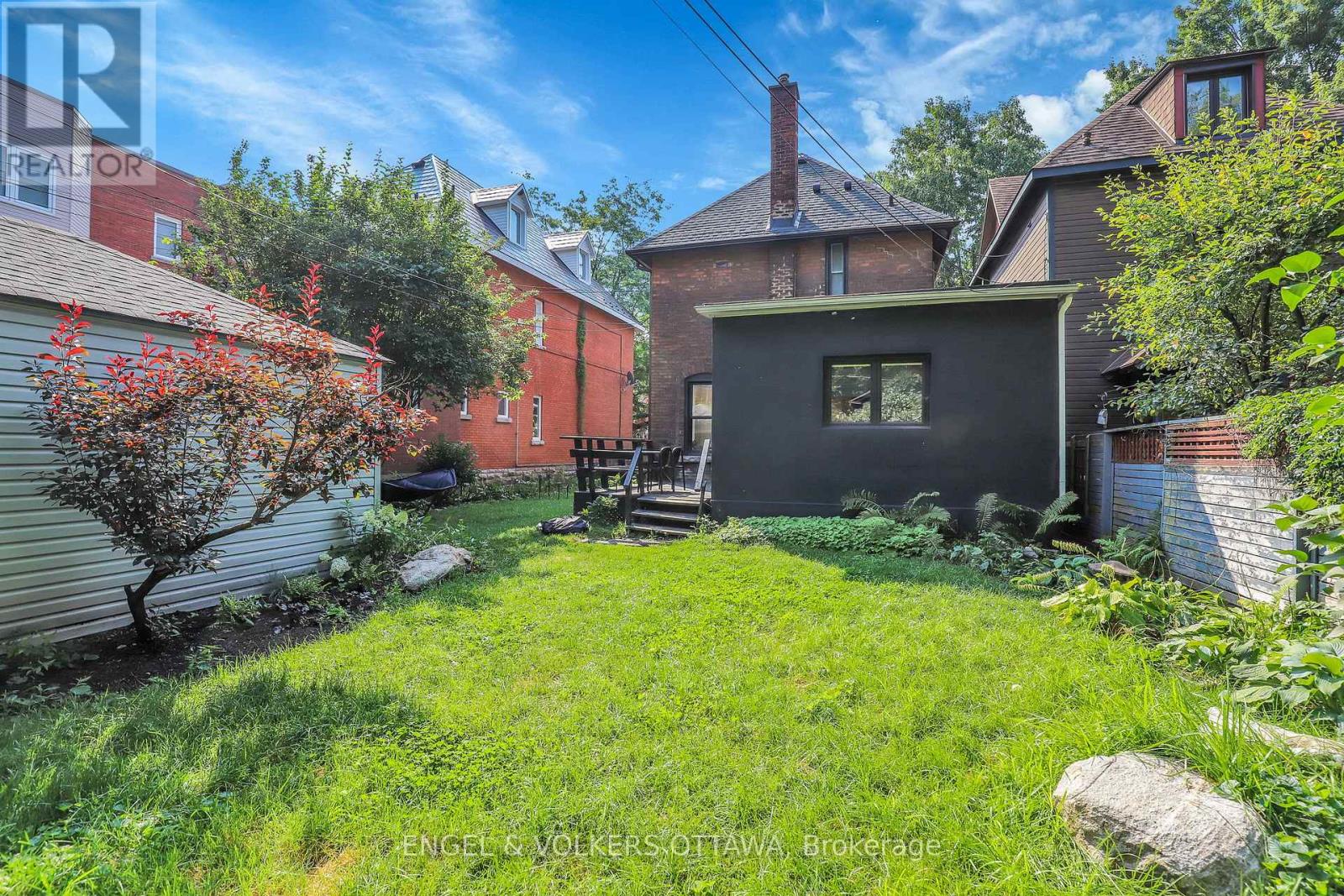 597 Maclaren Street, Ottawa, Ontario  K1R 5K8 - Photo 4 - X12804354